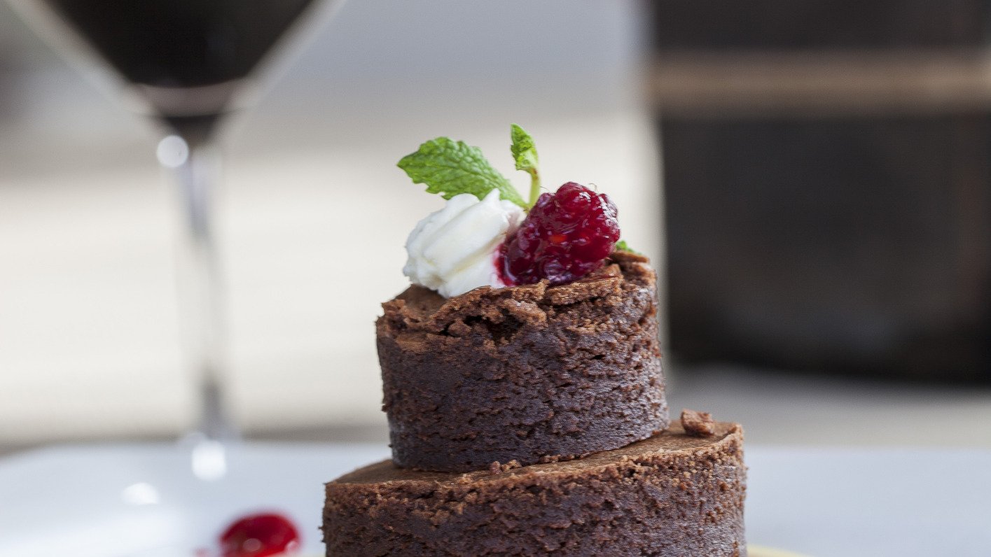 LINK IN BIO
ALL ARE WELCOME

Plan your Valentine's evening now. Get the stress out of the way. Take the wife/girlfriend/husband/boyfriend/mistress/etc. out after dinner for some chocolate, wine and live music at the classic AHYP Club! Couples, single