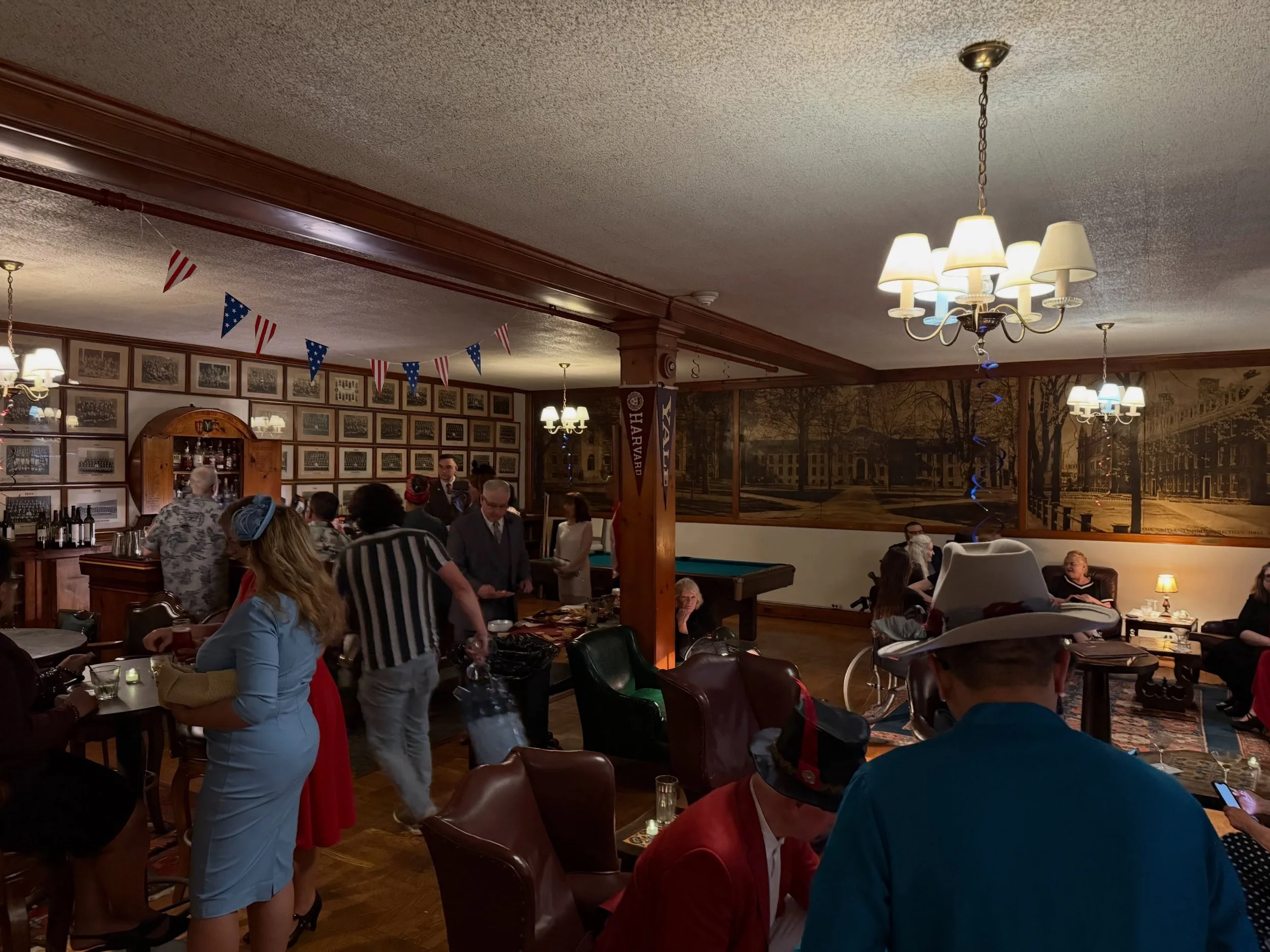 Some scenes from last night&rsquo;s Boogie Woogie Bash
#pittsburghthingstodo #downtownpittsburgh #socialclub #pittsburghlivemusic #swingmusic