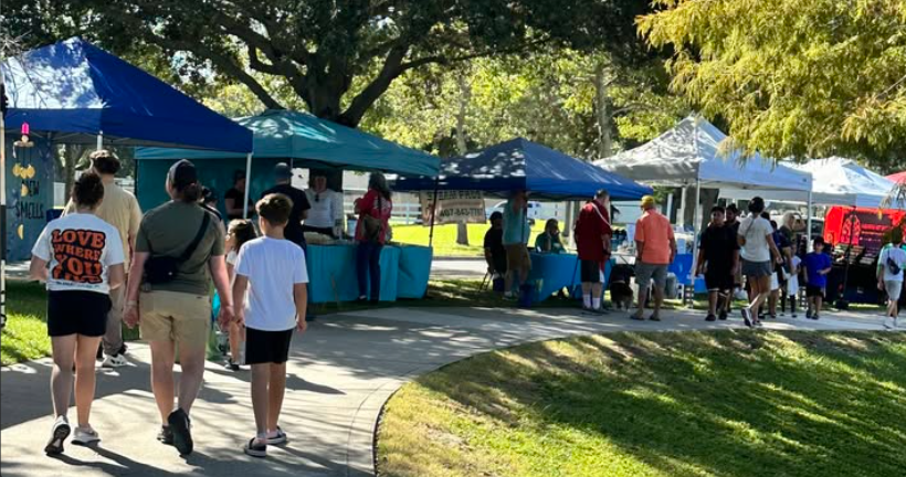 Conway Community Market: Holiday in the Park