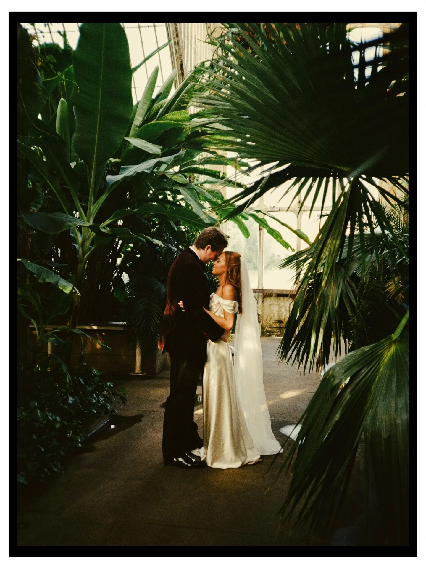 Some film and digital from a gorgeous day at Kew Gardens for Tom &amp; Jess&rsquo; wedding back in the summer. 

Second shooting for the amazing @wearethechamberlins 

#weddingphotography #weddingphotographer #dorsetweddingphotographer #kewgardenswed