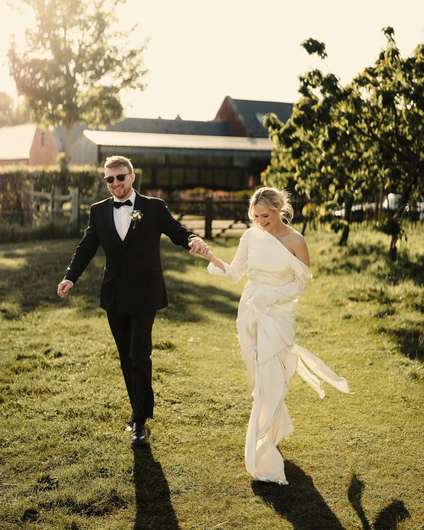 I can&rsquo;t wait till sunny weddings season comes back this year 📸☀️

had a lovely time second shooting these with @emine.weddings a few years ago 

#weddingphotographer #dorsetwedding #hampshirewedding