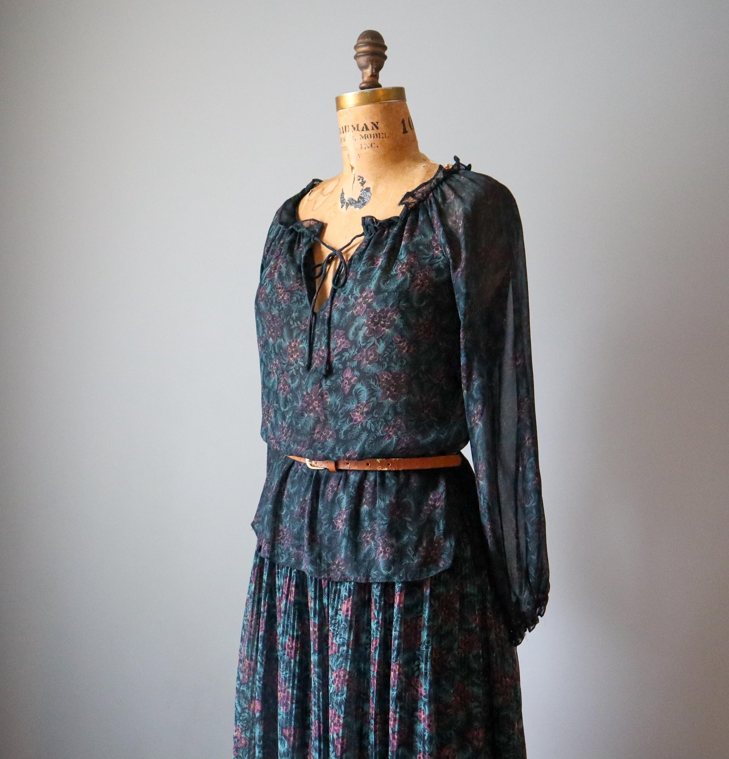 https://i.etsystatic.com/20806851/r/il/f9f5ad/6658702311/il_fullxfull.6658702311_qw8d.jpg