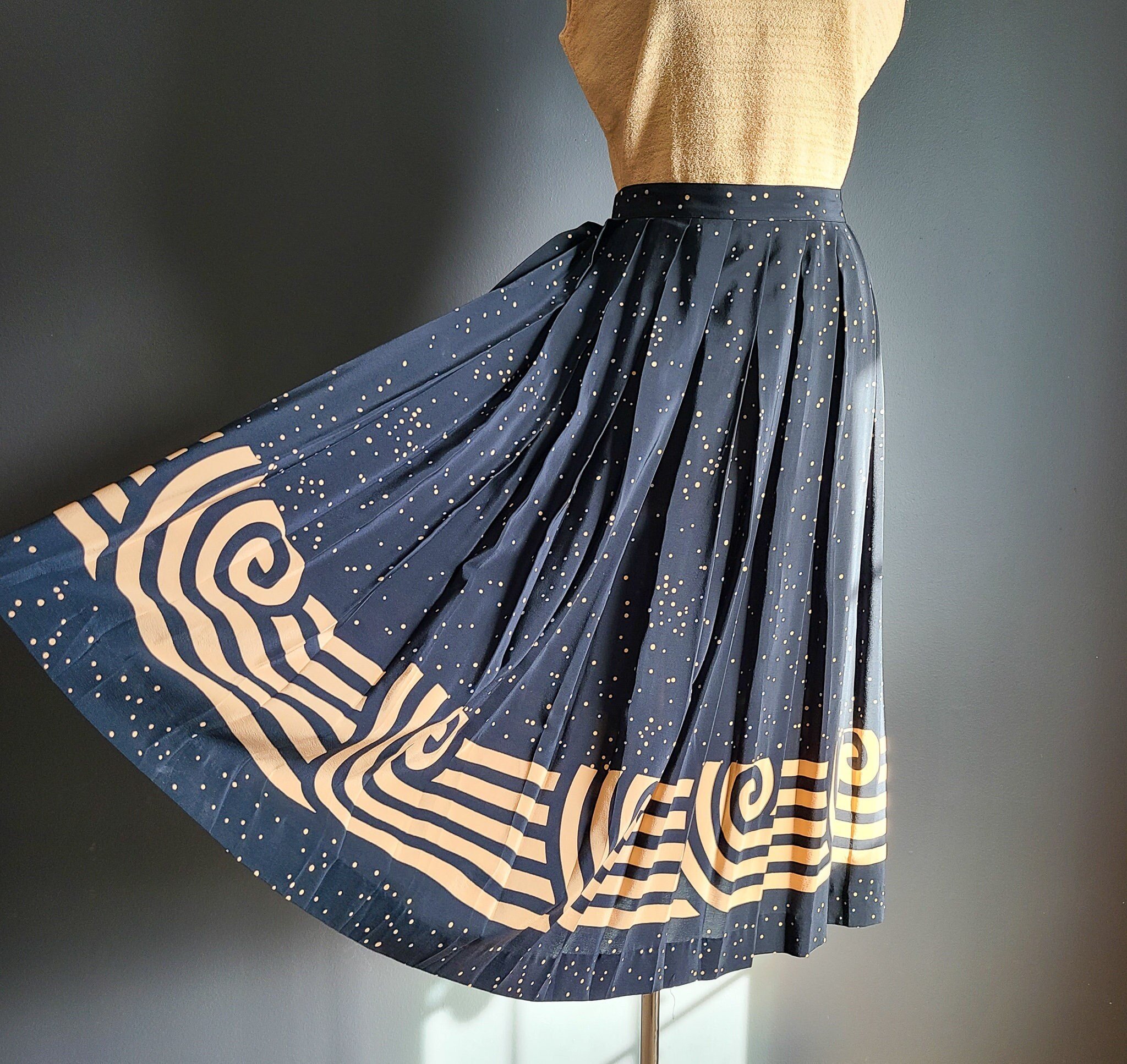 https://i.etsystatic.com/20806851/r/il/da9d84/3657898785/il_fullxfull.3657898785_jaoh.jpg
