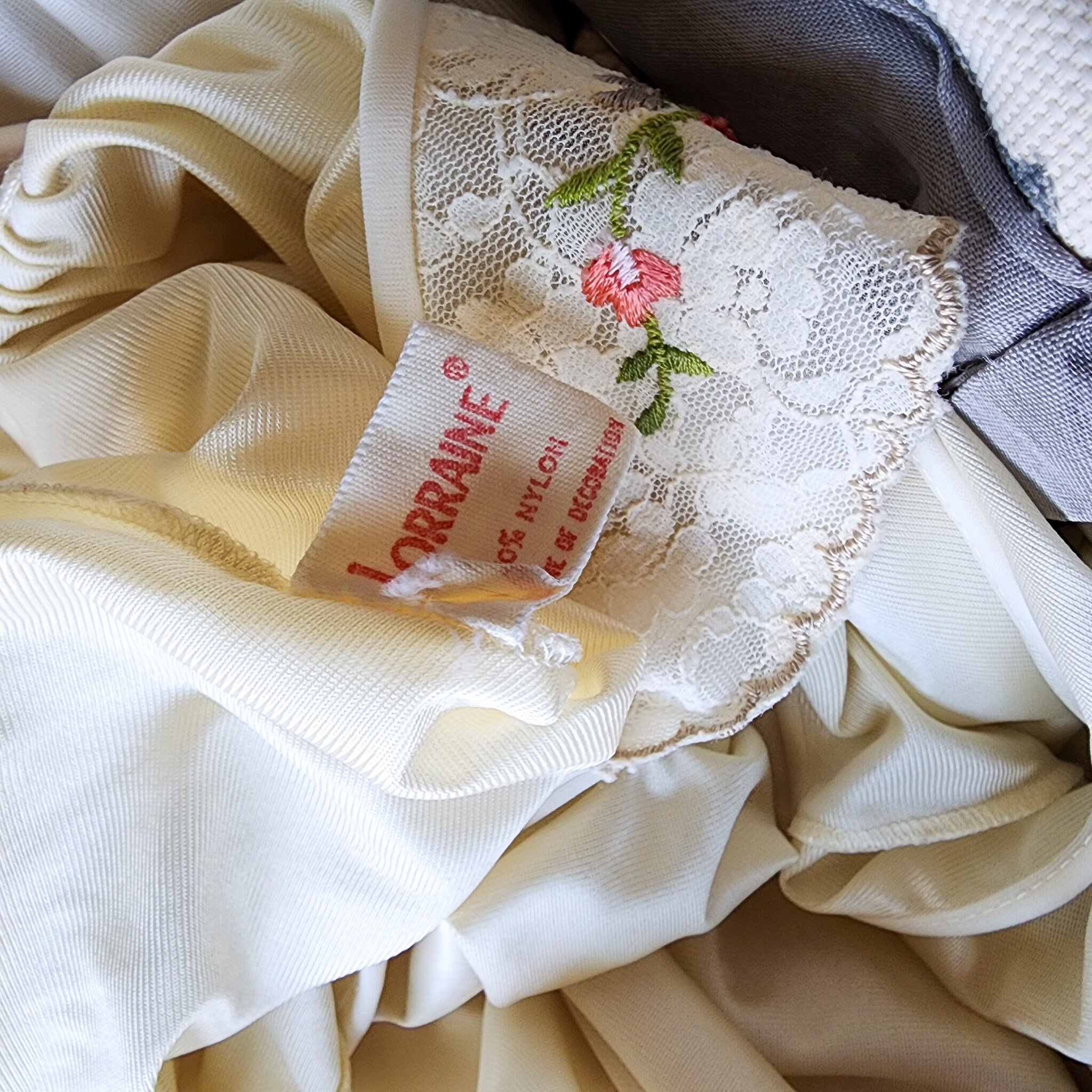 https://i.etsystatic.com/20806851/r/il/051518/5243815158/il_fullxfull.5243815158_f423.jpg