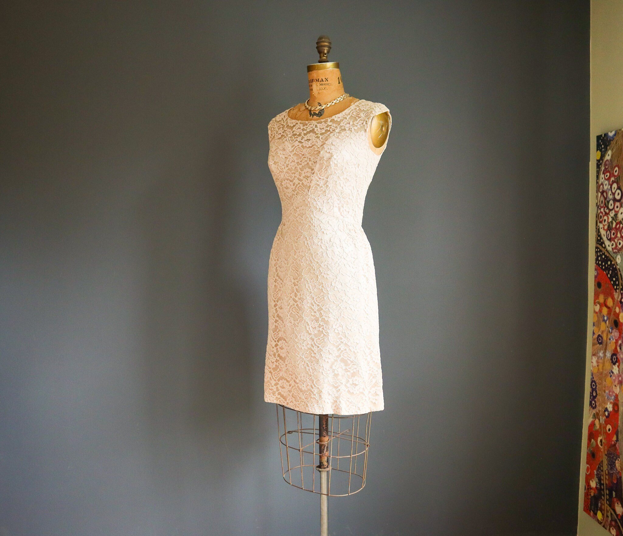 https://i.etsystatic.com/20806851/r/il/50ca3d/3902659784/il_fullxfull.3902659784_fbwd.jpg