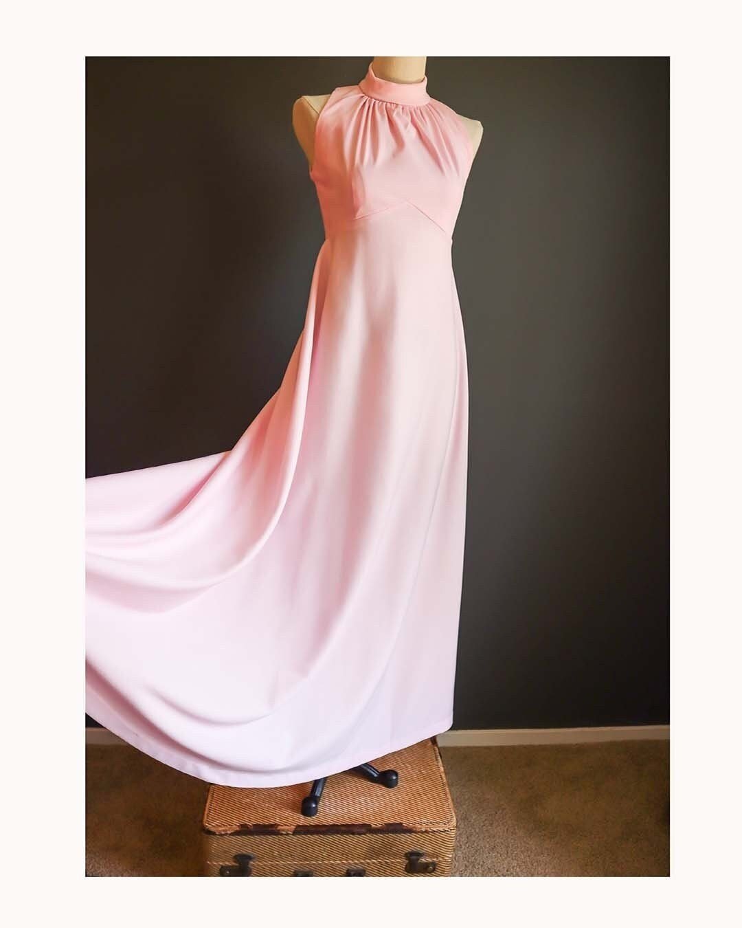 https://i.etsystatic.com/20806851/r/il/5bcd3f/3898461550/il_fullxfull.3898461550_m9ob.jpg
