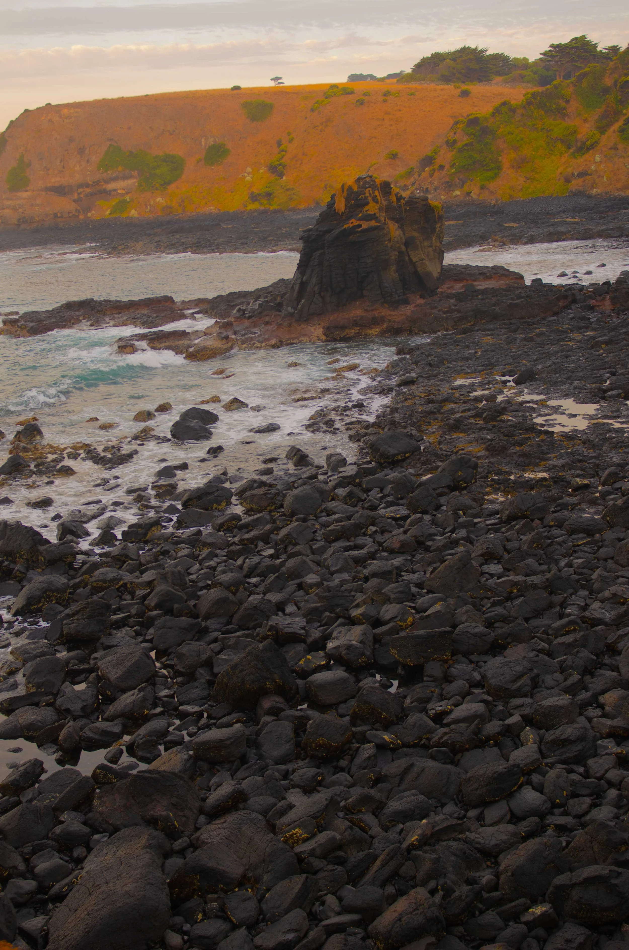 Big rock at Flinders Blowhole