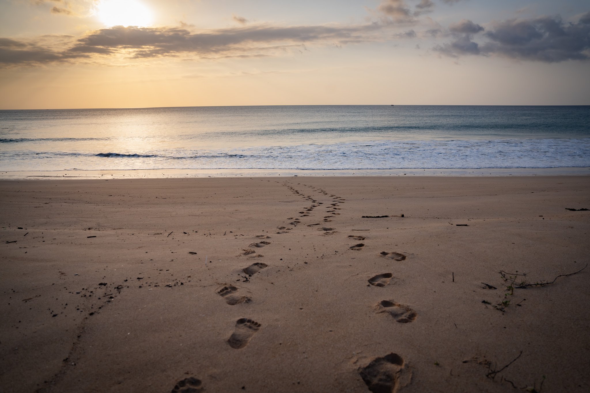 pulau_semau_pantai_liman_footprints.jpg