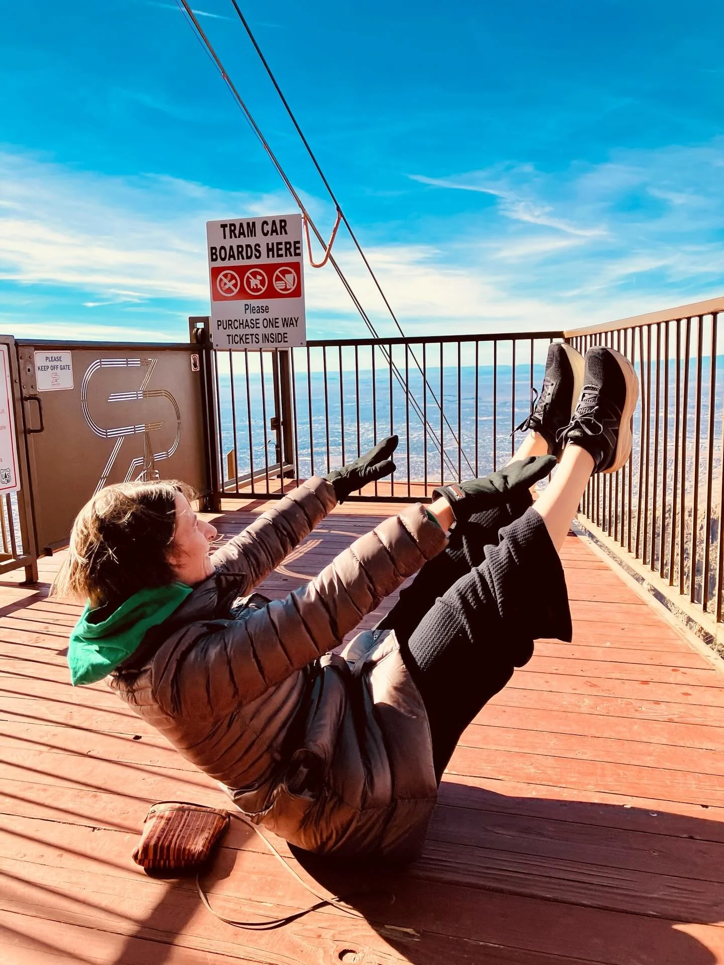 Happy Teaser Tuesday!
More footage from our road trip across the US. This stop was in Albuquerque, NM for a visit with Mark&rsquo;s cousin.
We took the tram up to Sandia Peak where I had an opportunity for some scenic teasers!

#albuquerque #sandiape