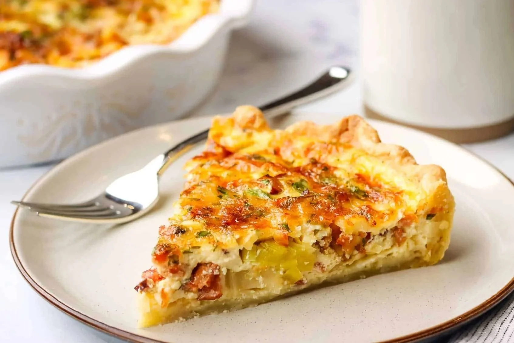 bacon%2C+leek%2C+gruyere+quiche.jpg
