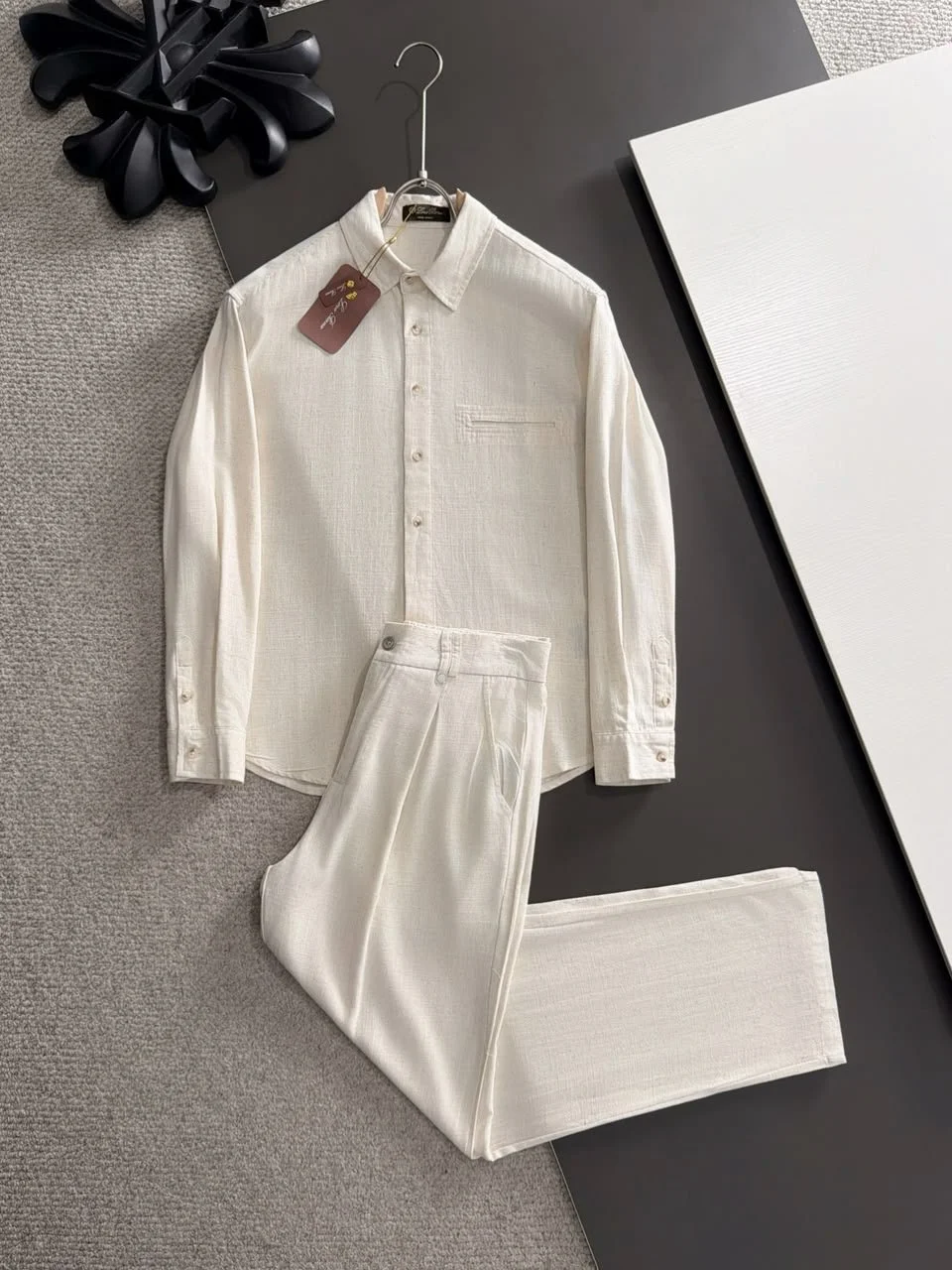 MEN’S LORO PIANA LINEN SET — IVORY