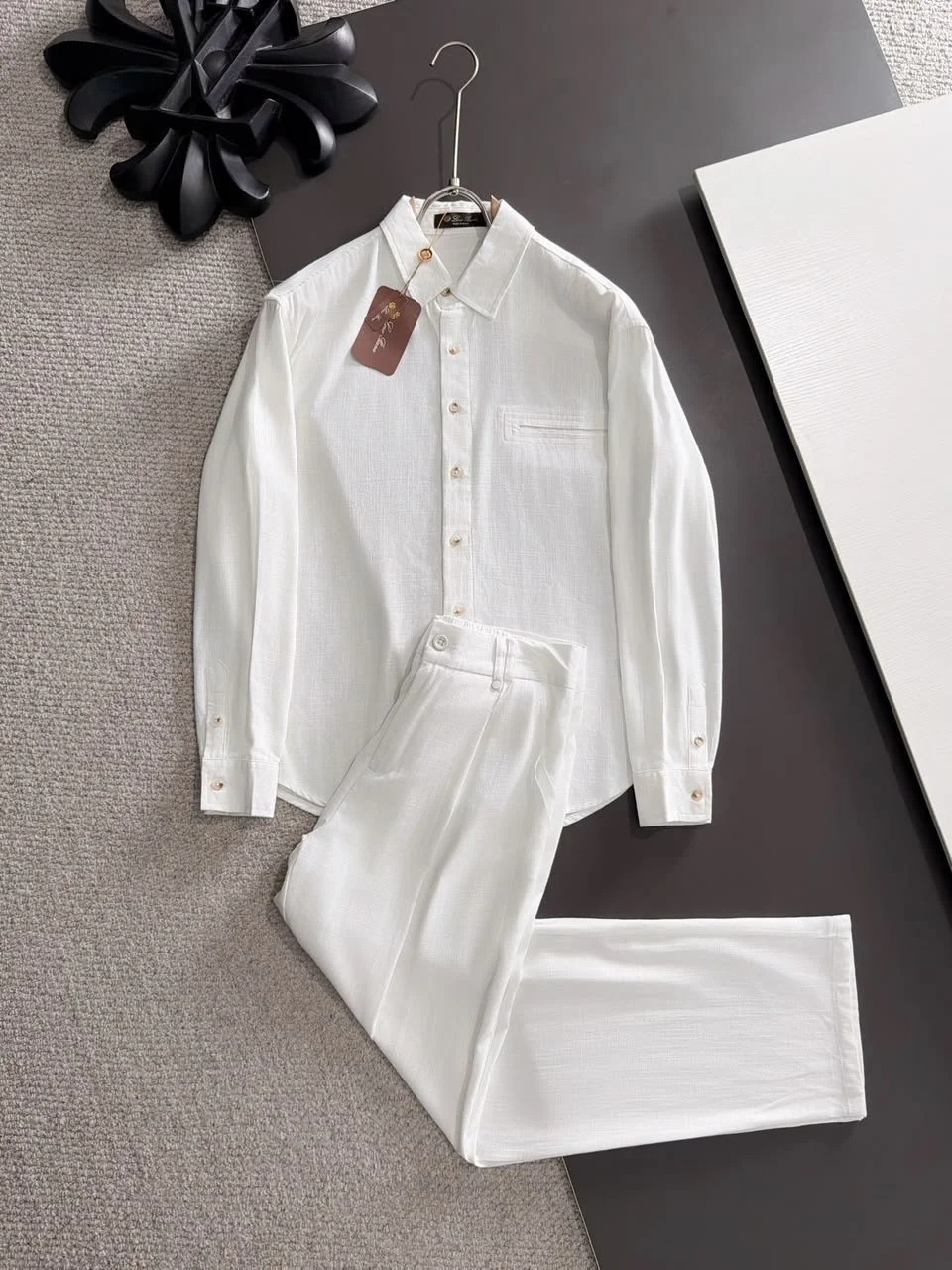 MEN’S LORO PIANA LINEN SET — WHITE
