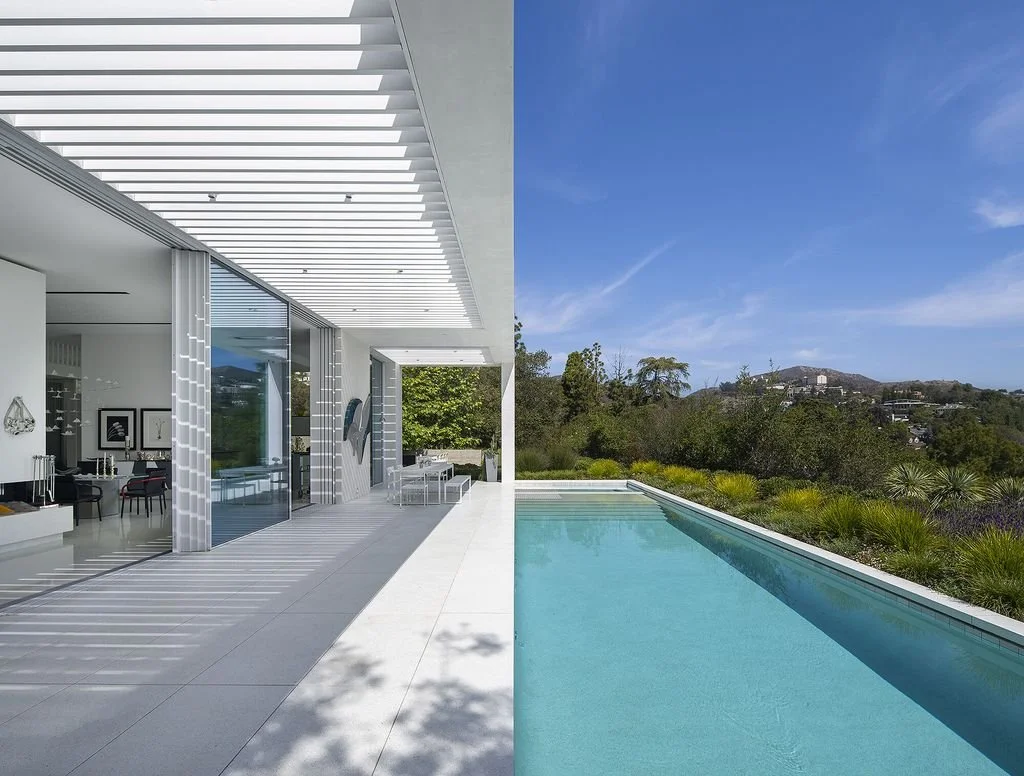 Getty-View-residence-artistic-home-by-Abramson-Architects-13.jpg