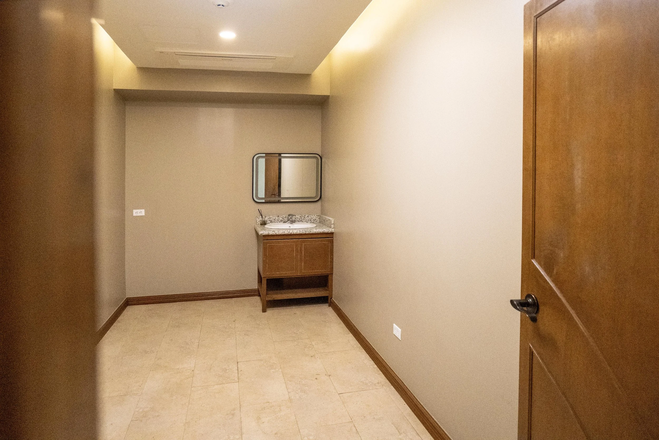 Room2.jpg