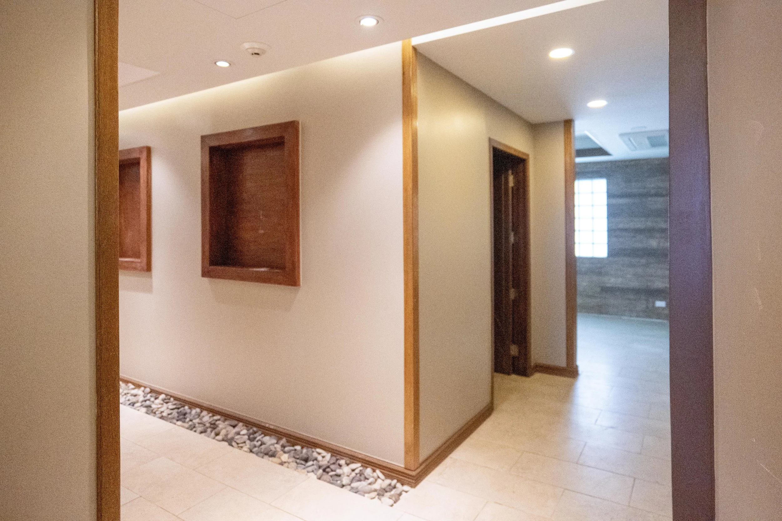 Hallway4.jpg