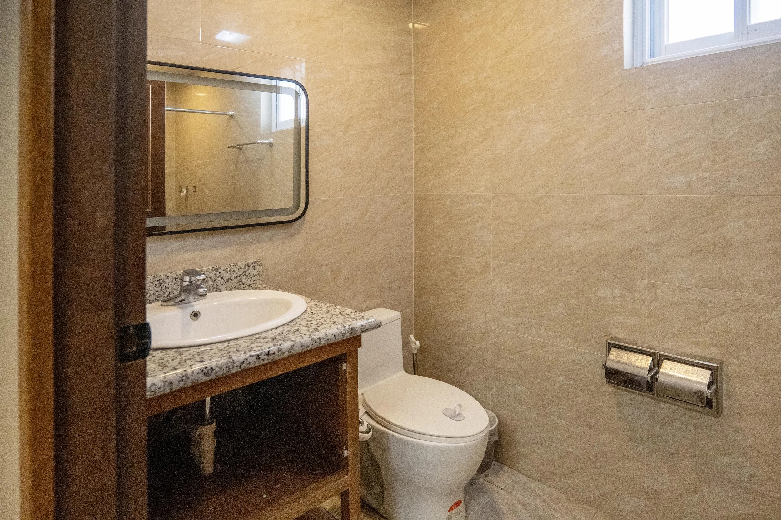 Bathroom1.jpg