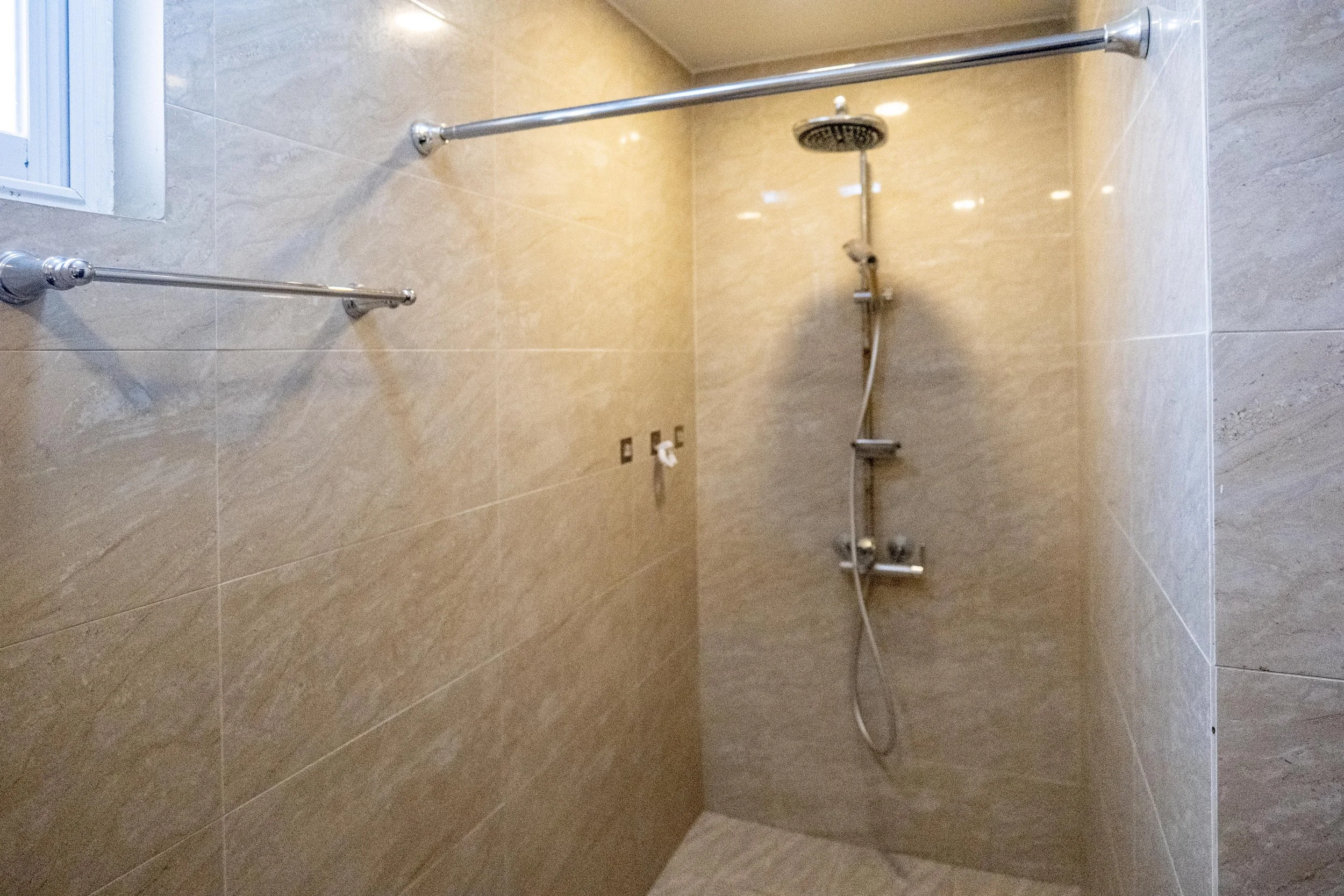 Bathroom2.jpg