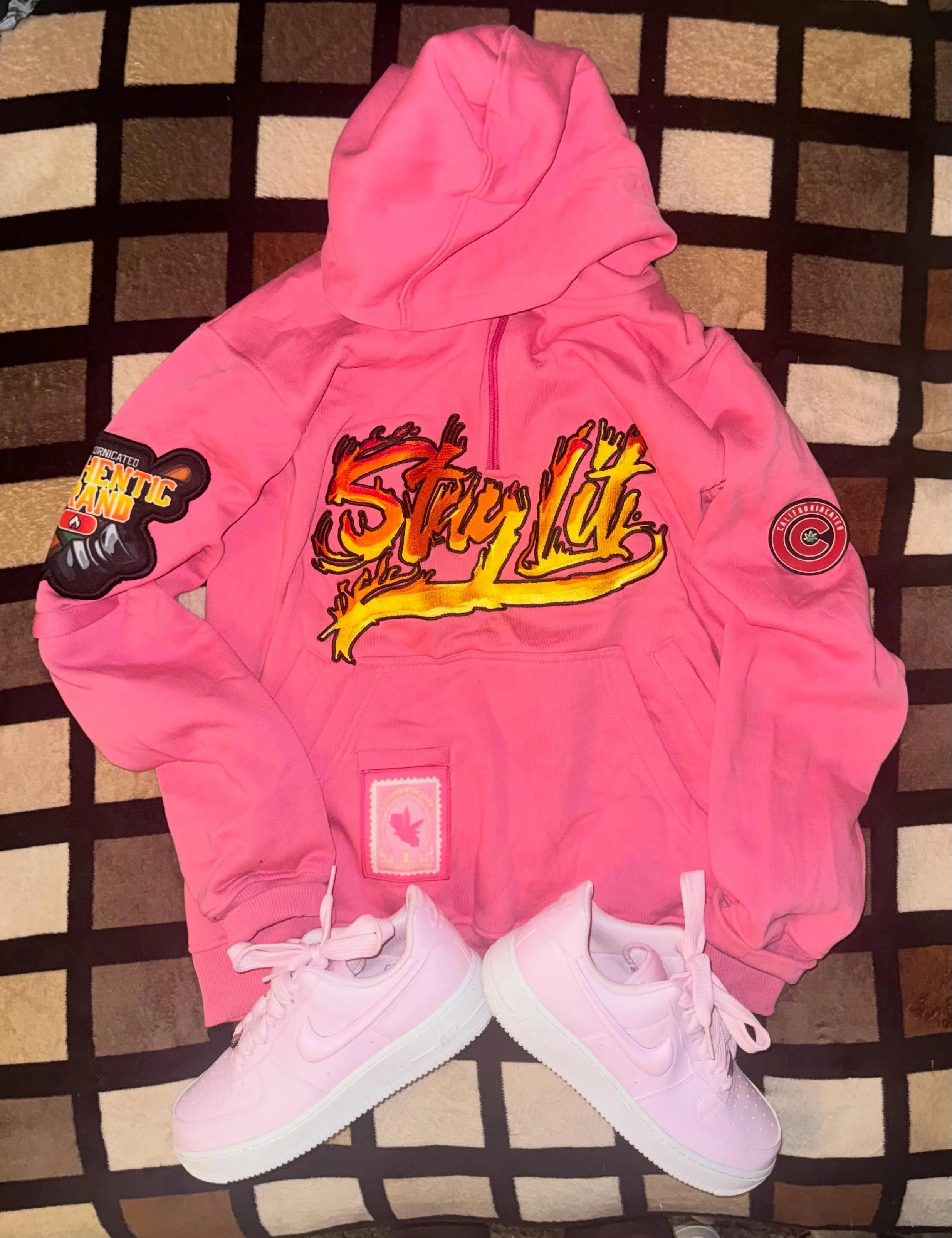 7 Stash Pocket StayLit 🔥 Hoodie&rsquo;s designed for the people &amp; for the blunt smokers this is a Black Marijuana Clothing Line mixed with Black and Latin Urban Art at its best we have the dopest quality of fabrics and we have affordable prices 