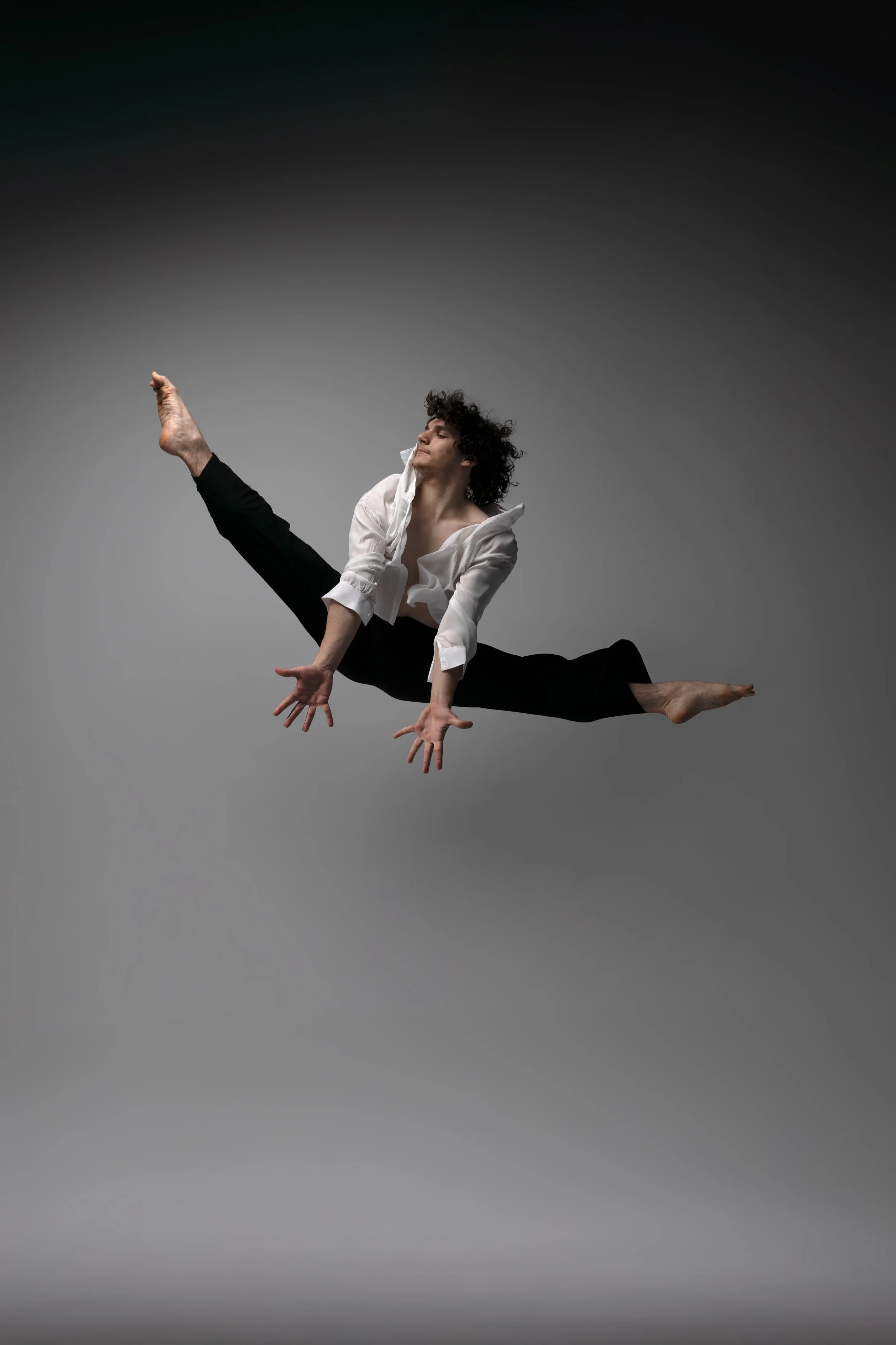 Megan Cox_Adelaide_Photographer_Dance_Studio_Photography_Ballet_Male.jpg