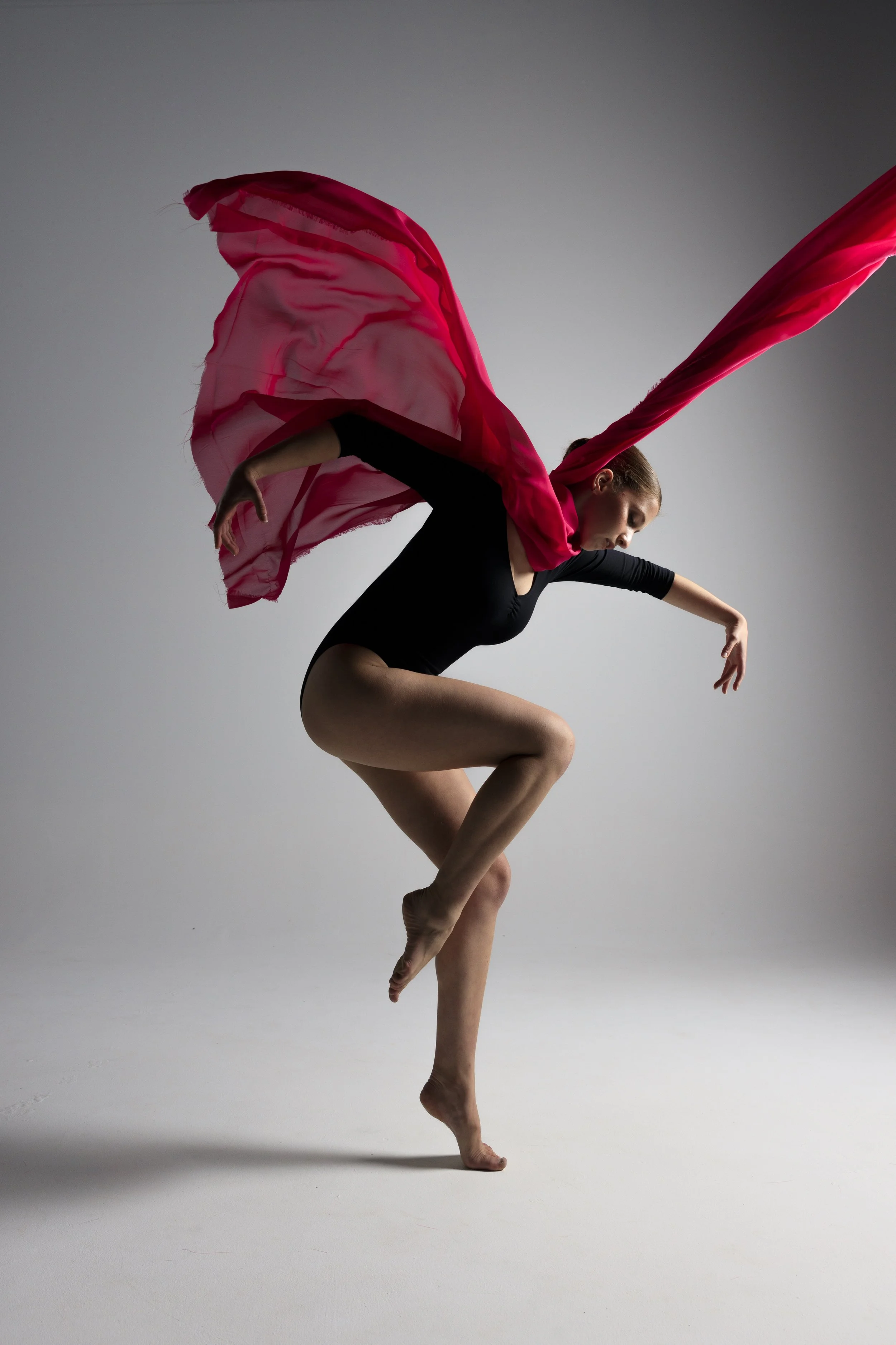 Megan Cox_Adelaide_Photographer_Dance_Studio_Leotard_Movement_Ballet.jpeg