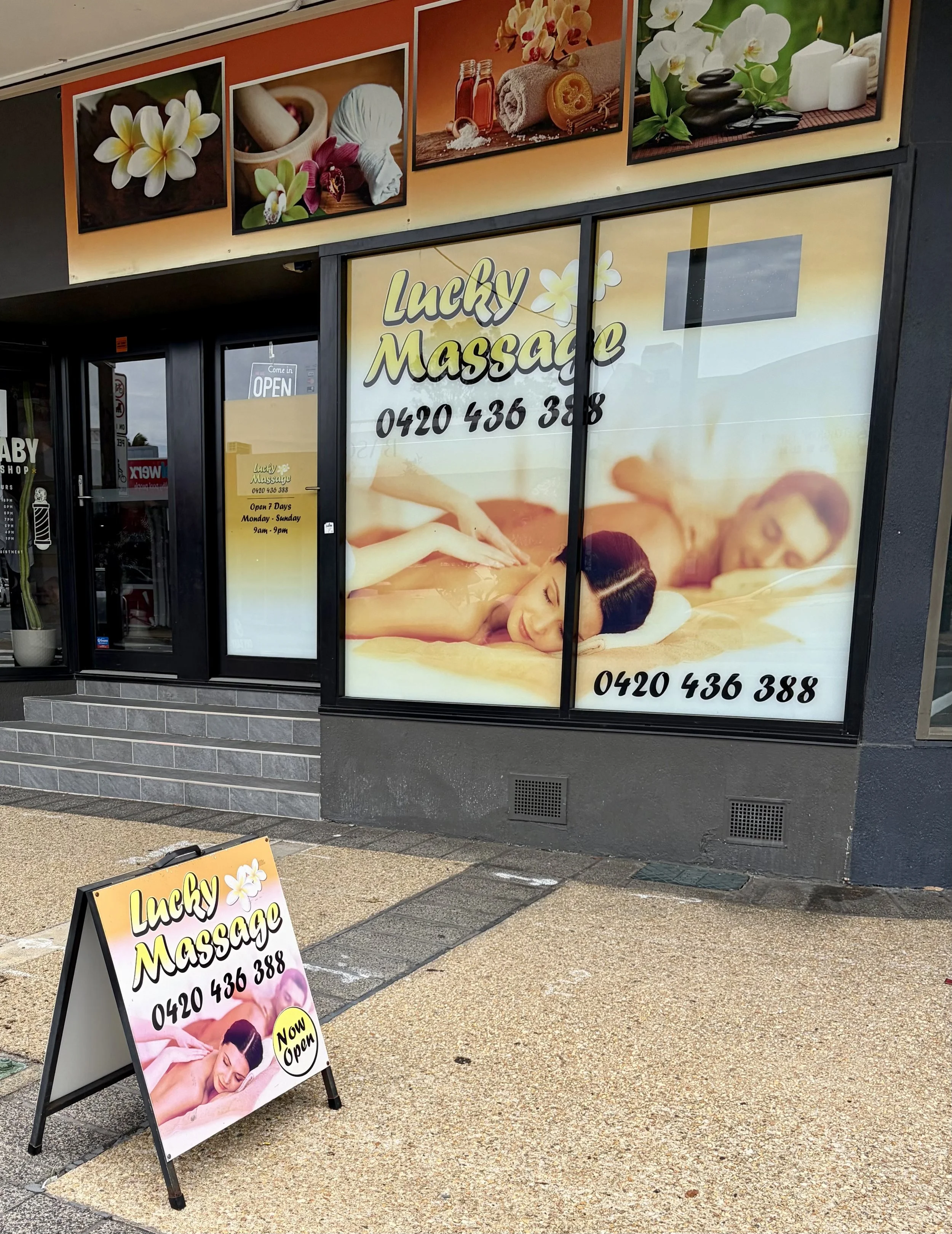 Lucky Massage Labrador