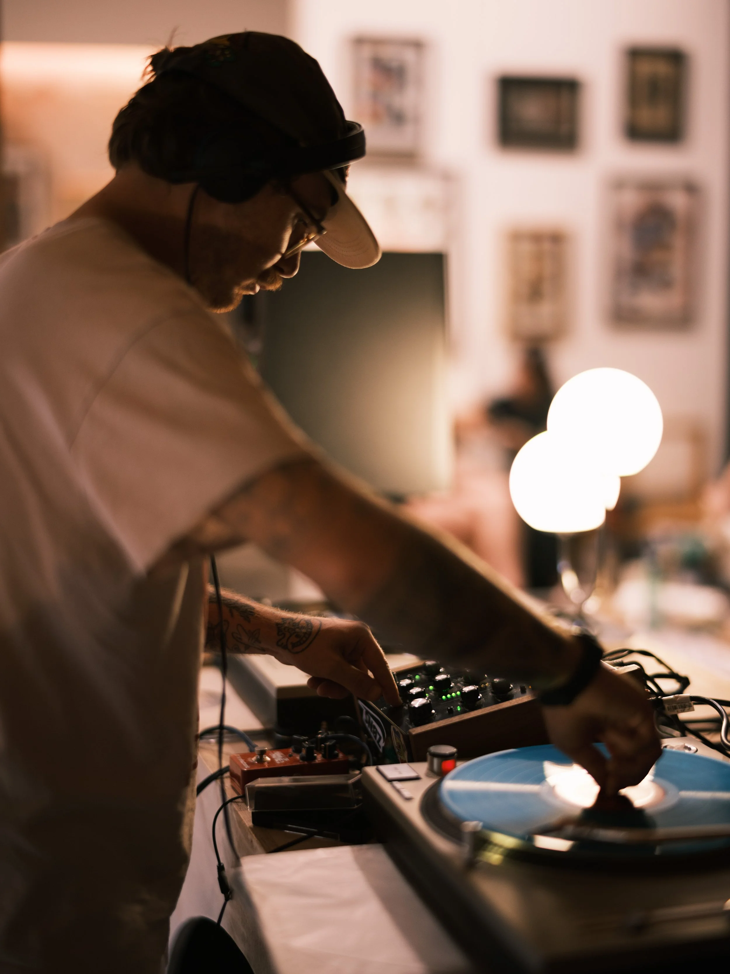 DJ