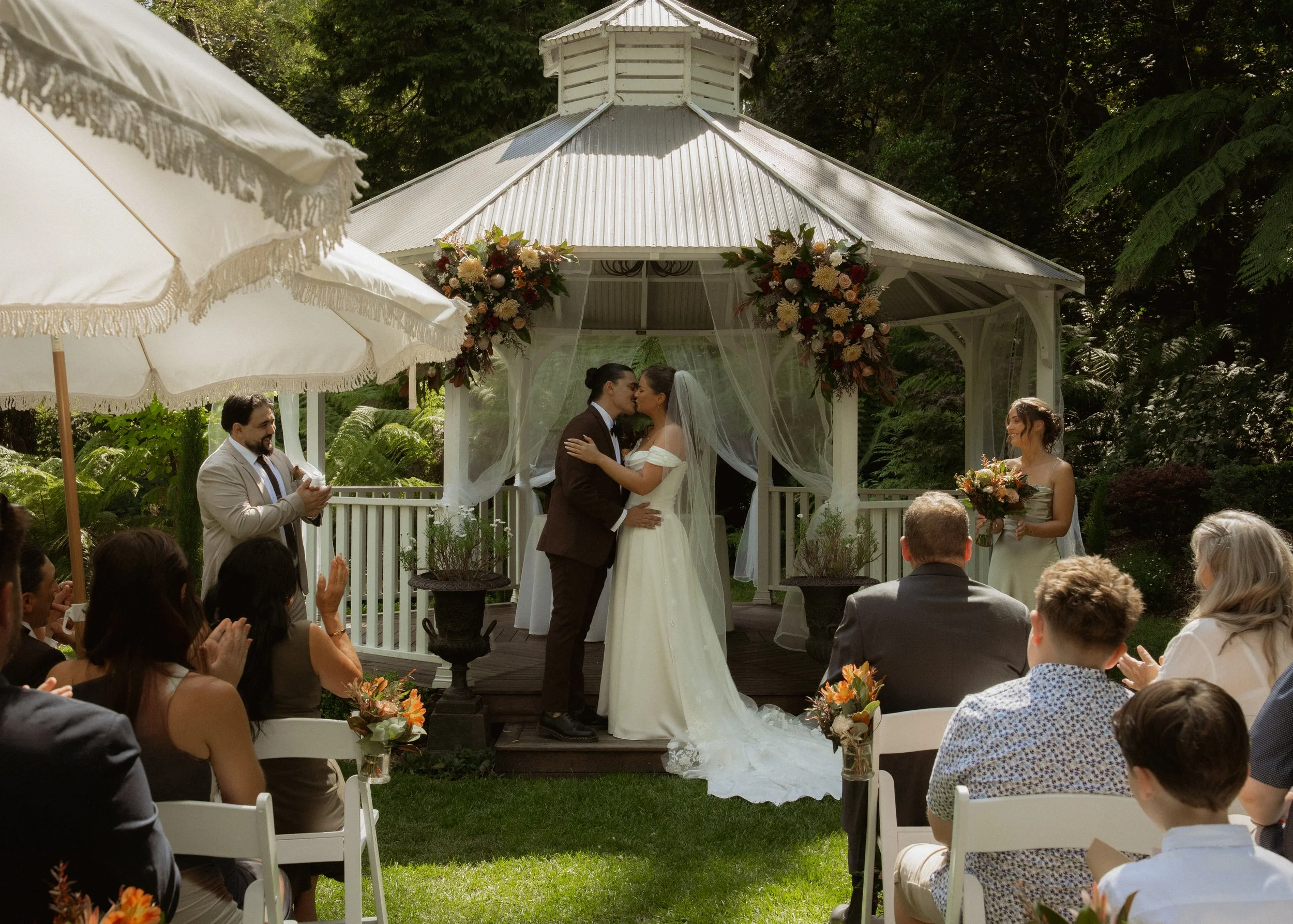 How to Plan a Wedding Timeline That Feels Relaxed