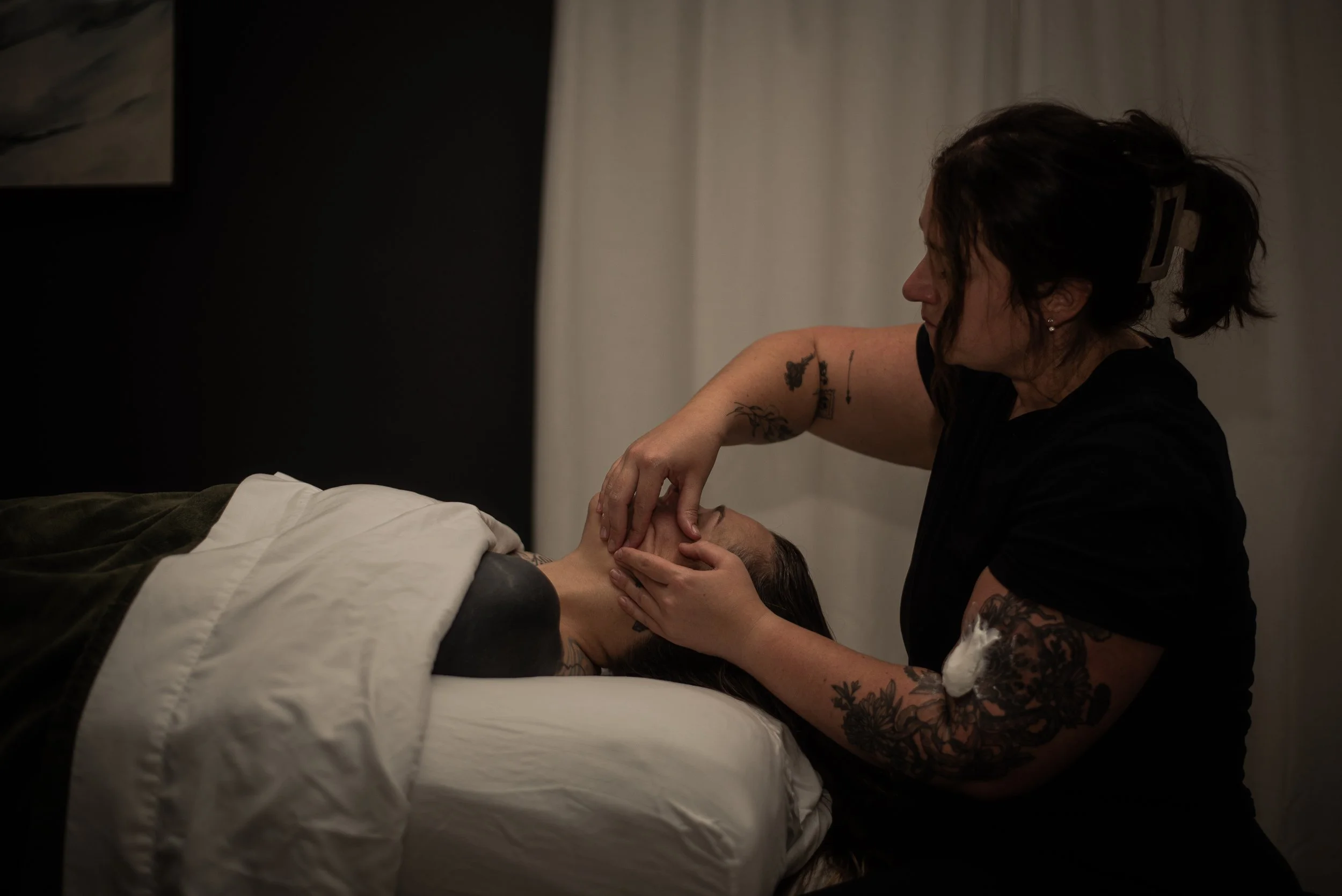 Licensed massage therapist in Gig Harbor, WA offering therapeutic, deep tissue, prenatal, and auto accident (PIP) massage. Book today.