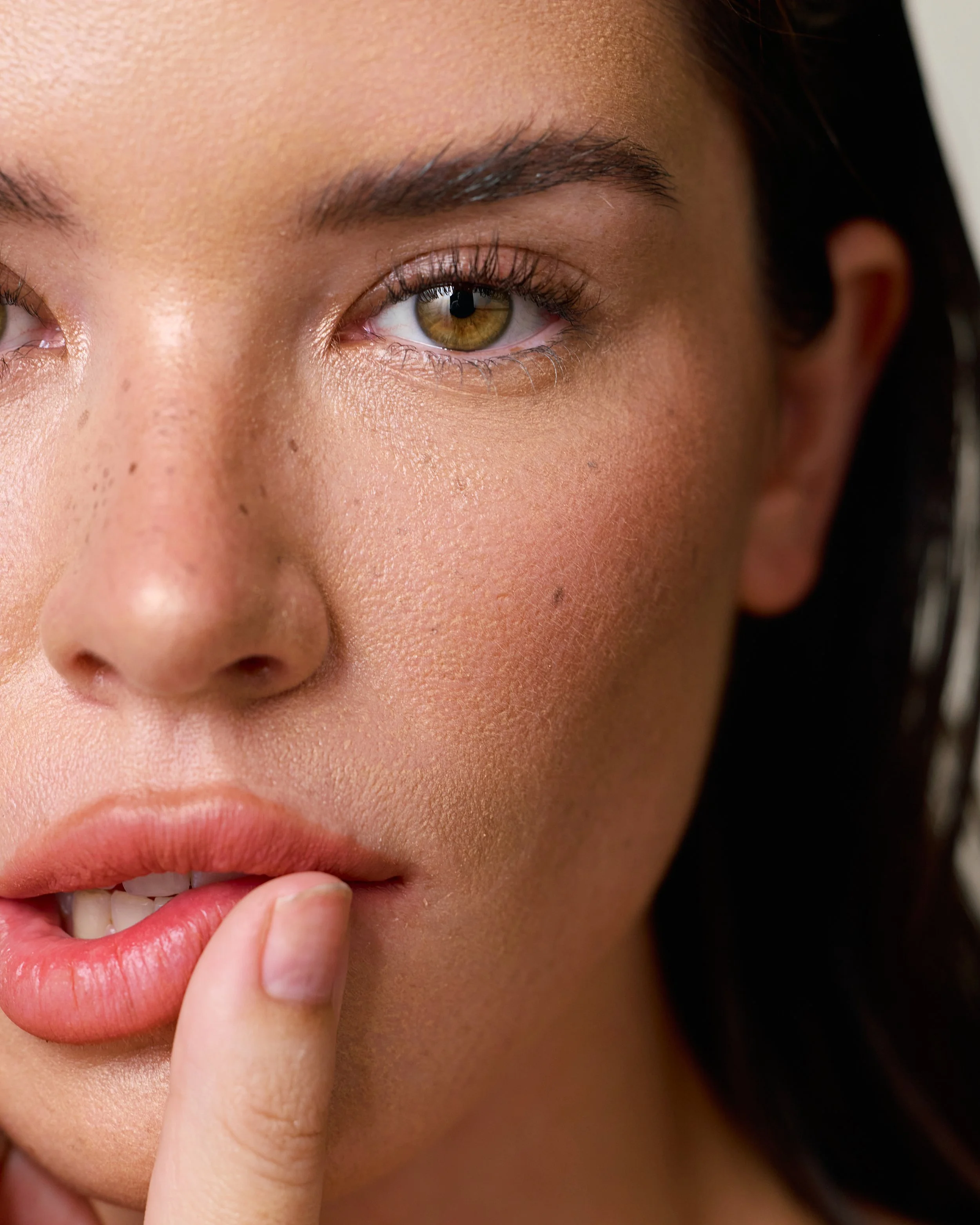 Beauty photography in Los Angeles: macro close-up of skin texture and lips, by Moises Martinez