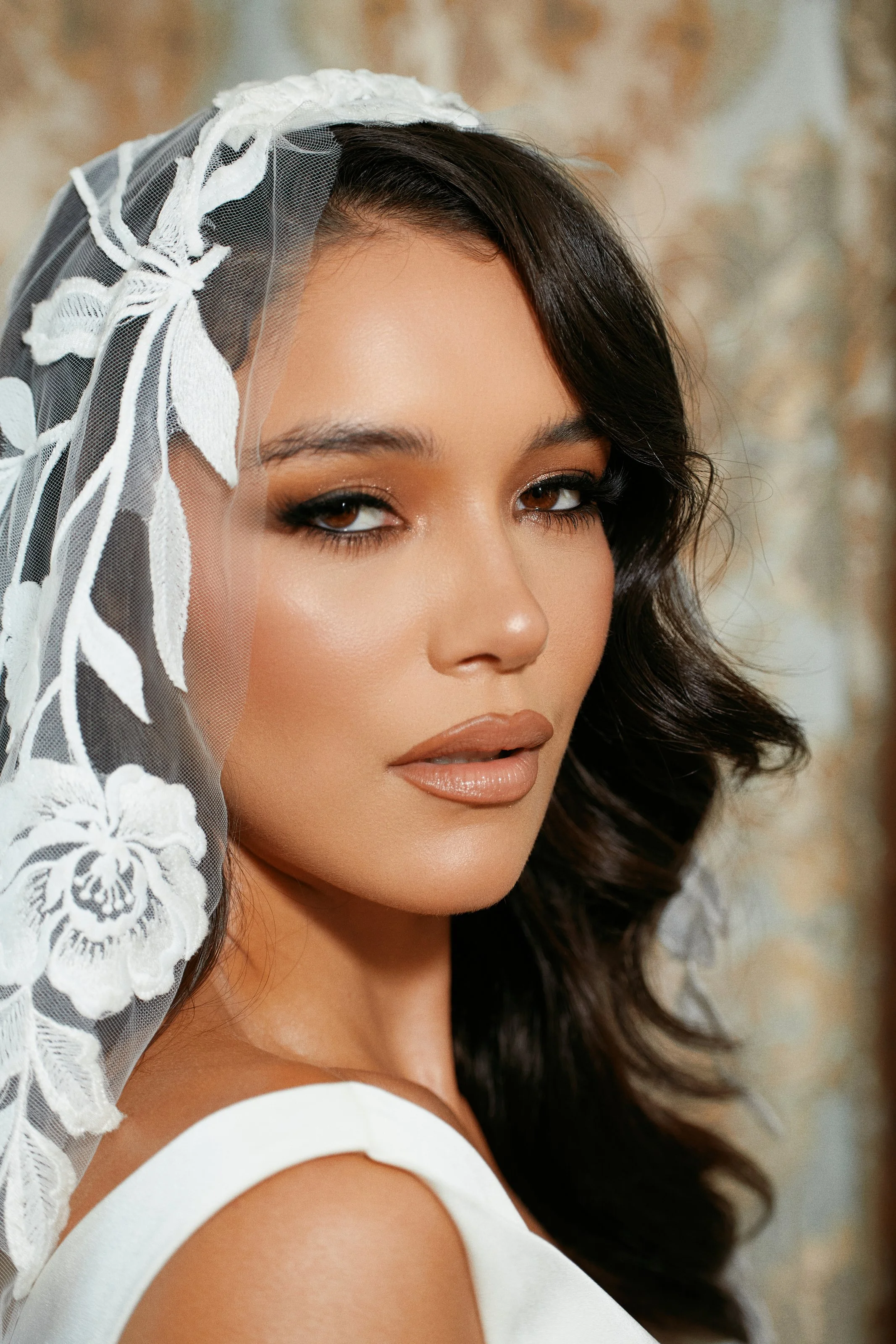 Fashion photography in Los Angeles: bridal portrait with a lace veil, by Moises Martinez