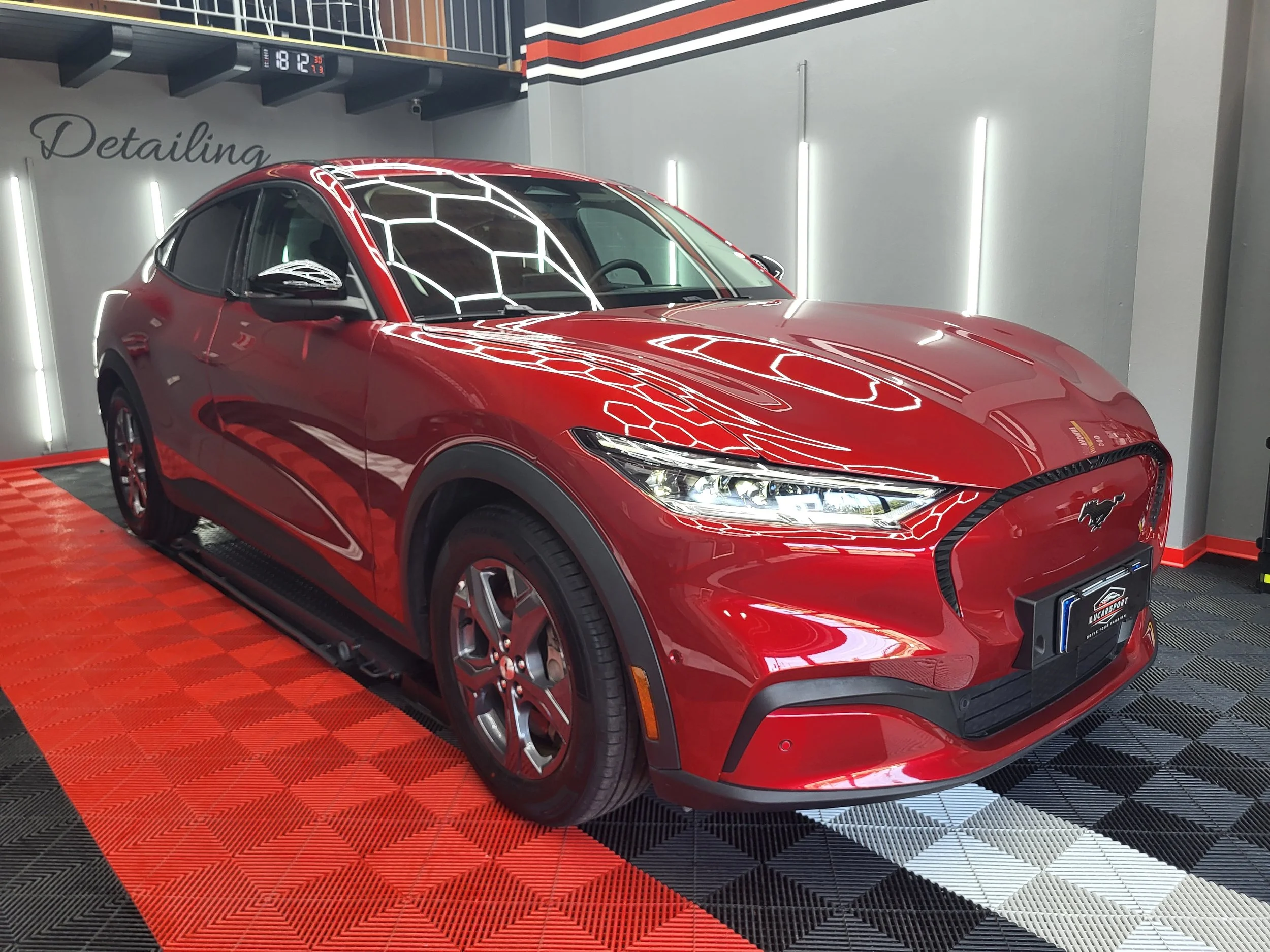 Ford Mustang Mach-e Standard Range 269CV RWD - Full Electric– 07/2026 – 198Kw 269cv a libretto  / KM 33000/ Colore : - Rapid RED ITALIANA Full Optional - € 28.880,00