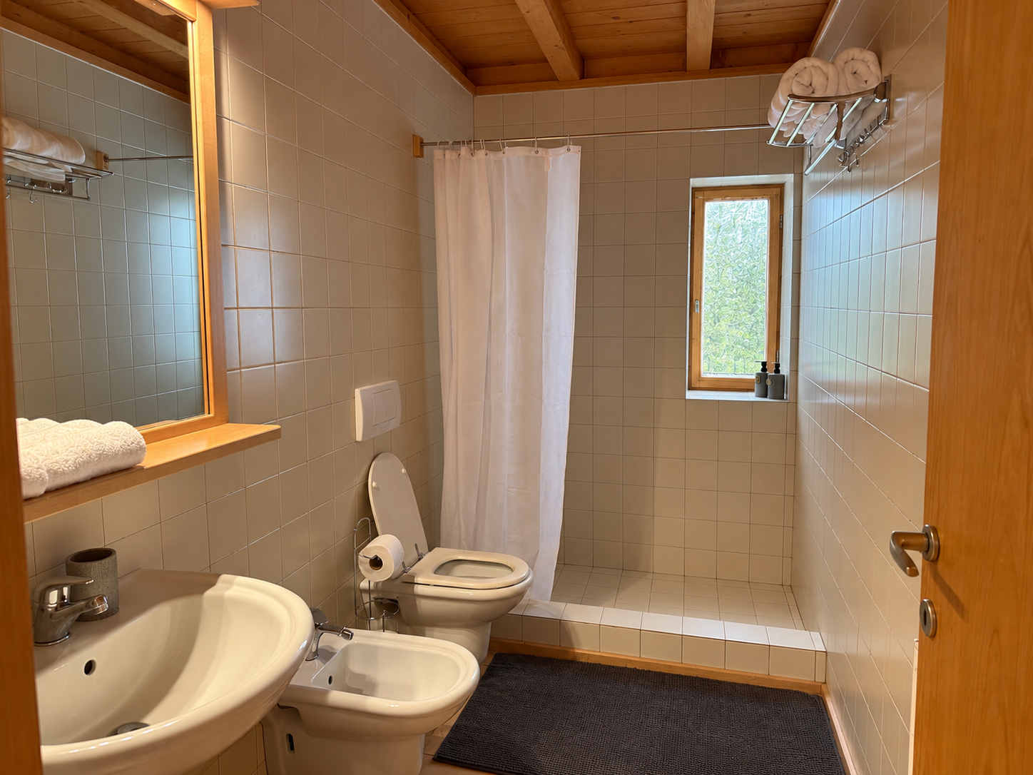 Pine Bathroom.png