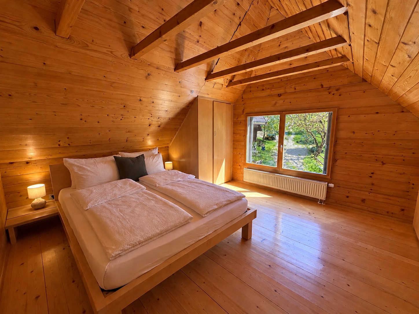 master bedroom manor.png