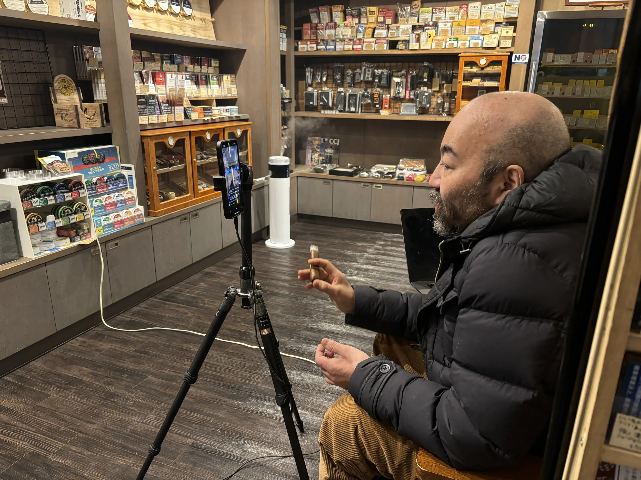 シガーマニア101ライブ配信始まりました。