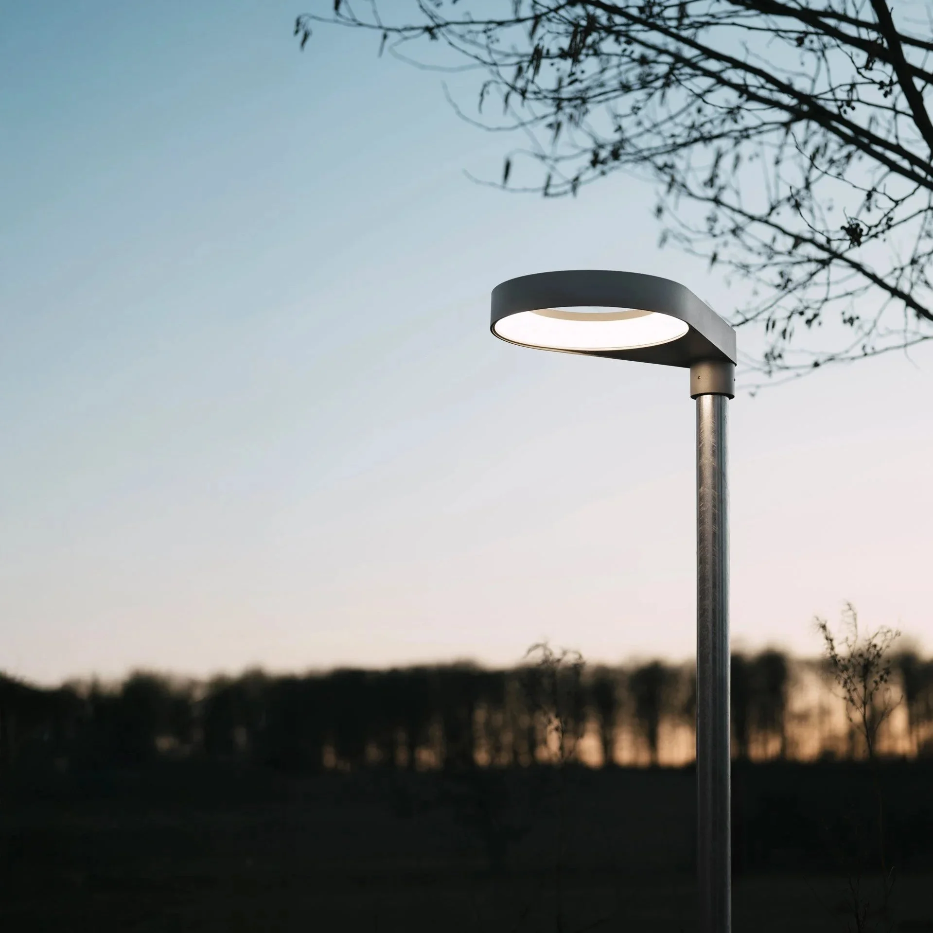 The post light OTTO L1700 mounted on standard Ø60 mm post