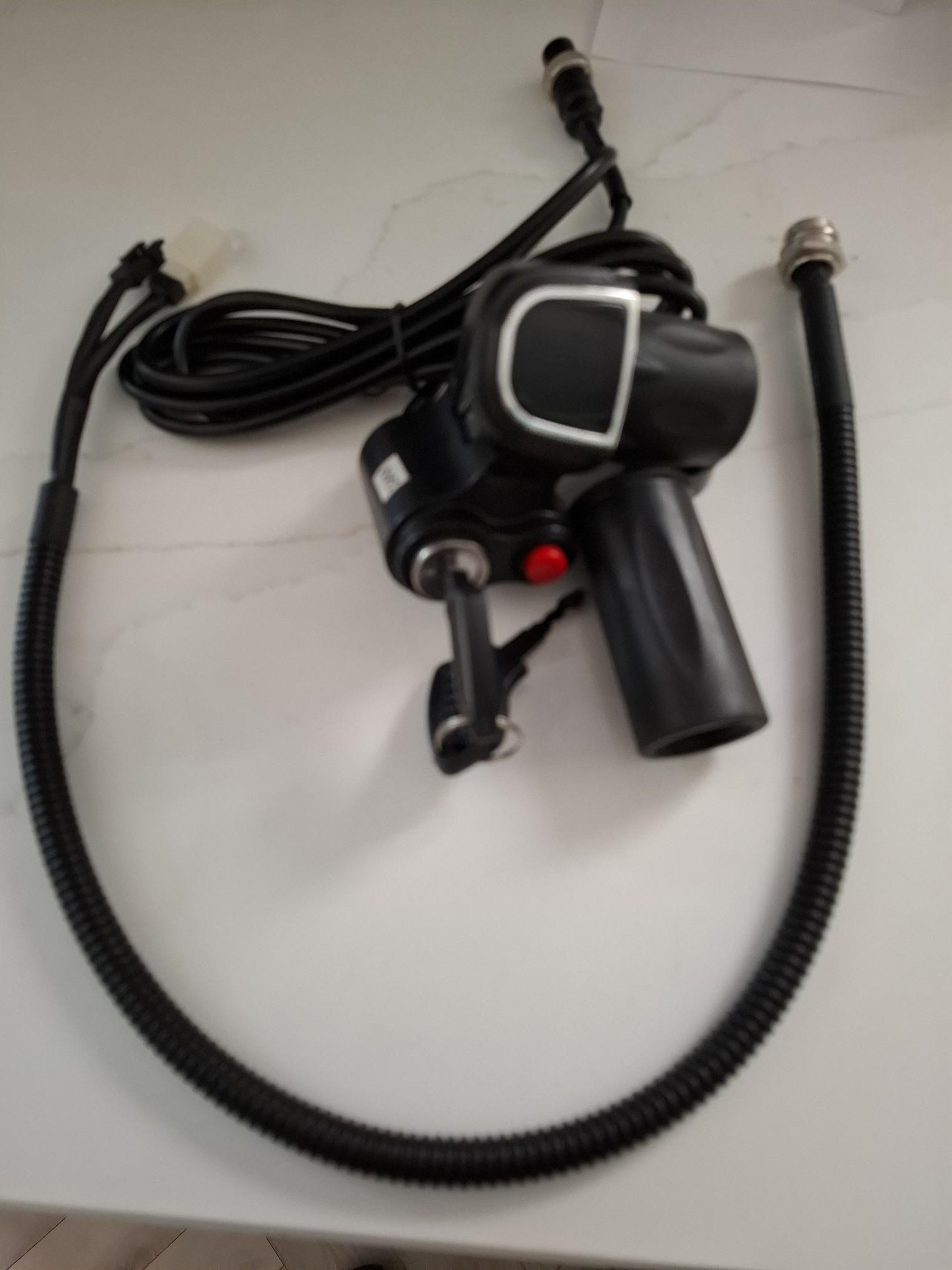 Twist Throttle with Keys 6 pin back wire  new version