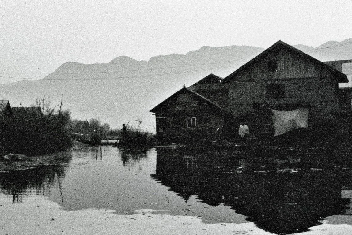 04_ON THE LAKE 0308__28.jpg