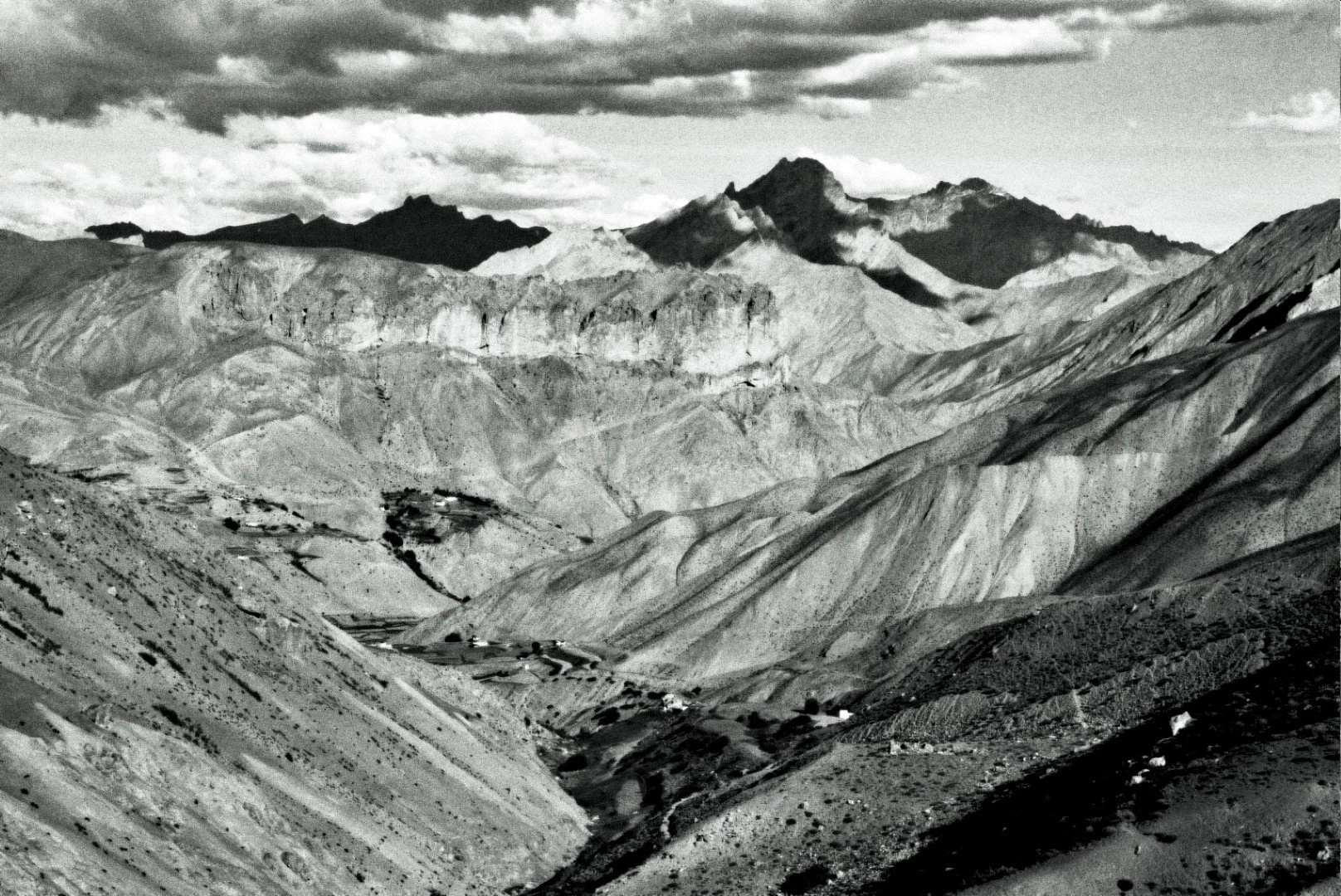 01 MOUNTAINS 0238_---.jpg