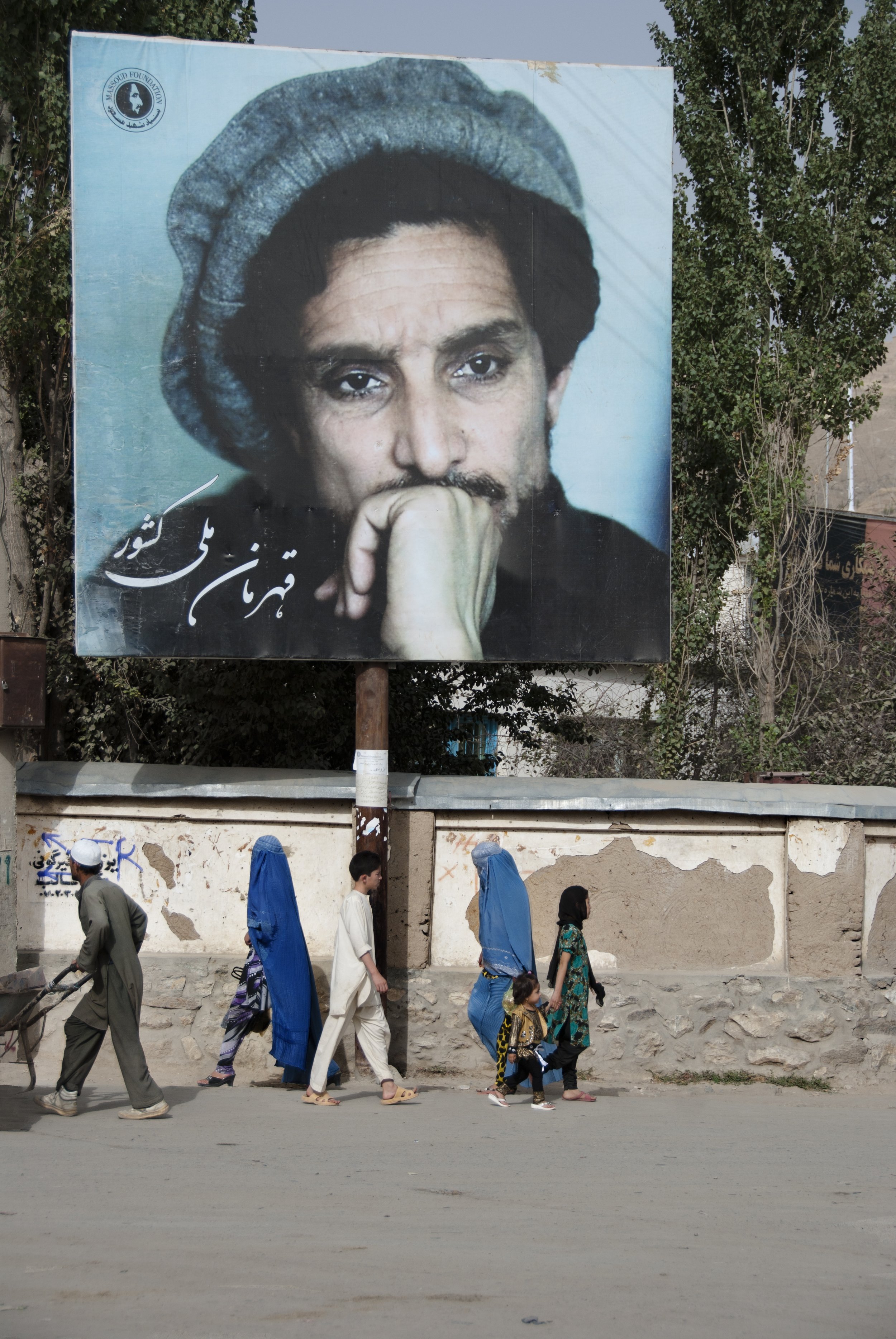 Massoud looks over his people. A poster of Massoud in Faizabad, the north of the country. It can be seen easily everywhere. He is called the father of the nation, also known as Afghan Che as he was the only one to fight for his people. According to w