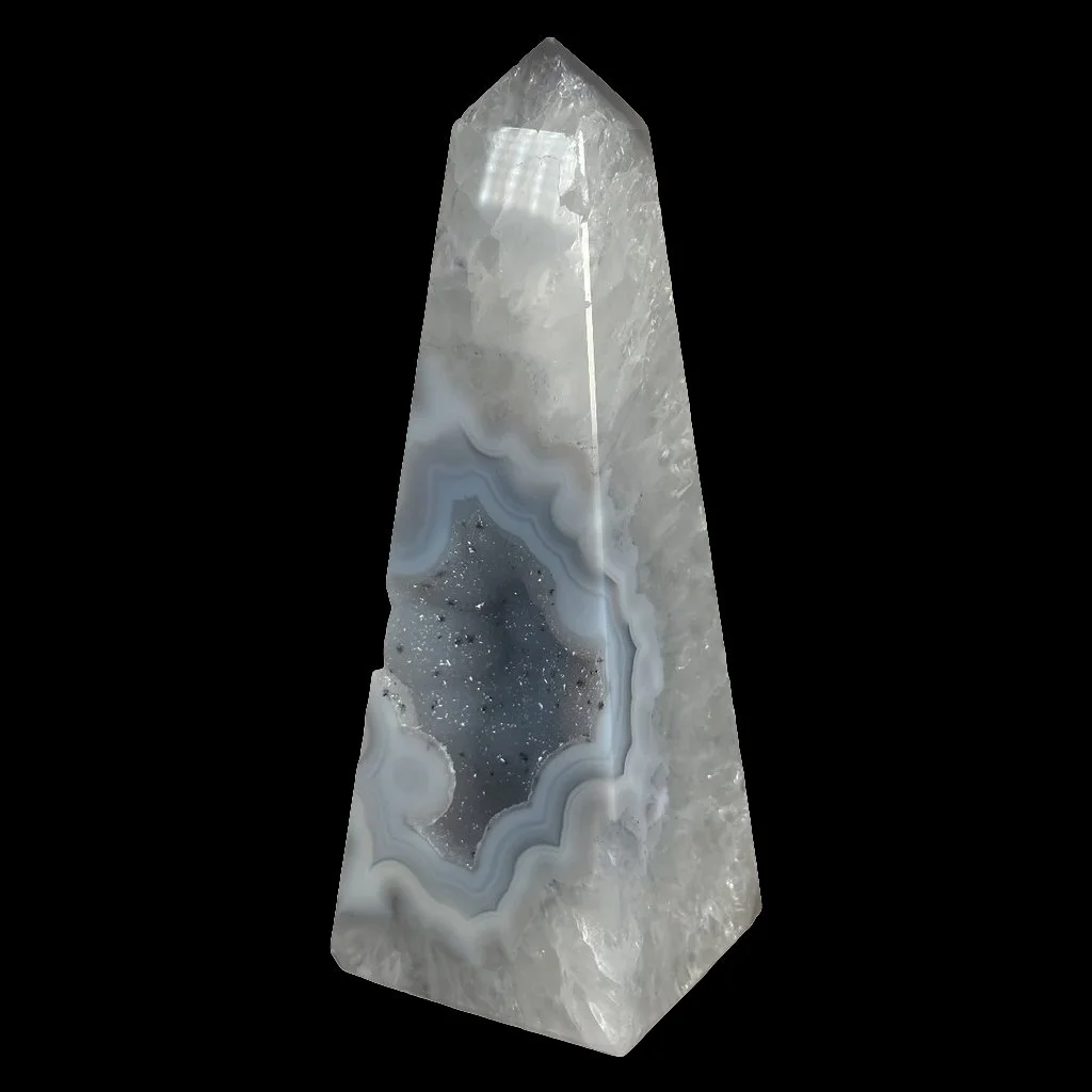 Agate obelisk 015