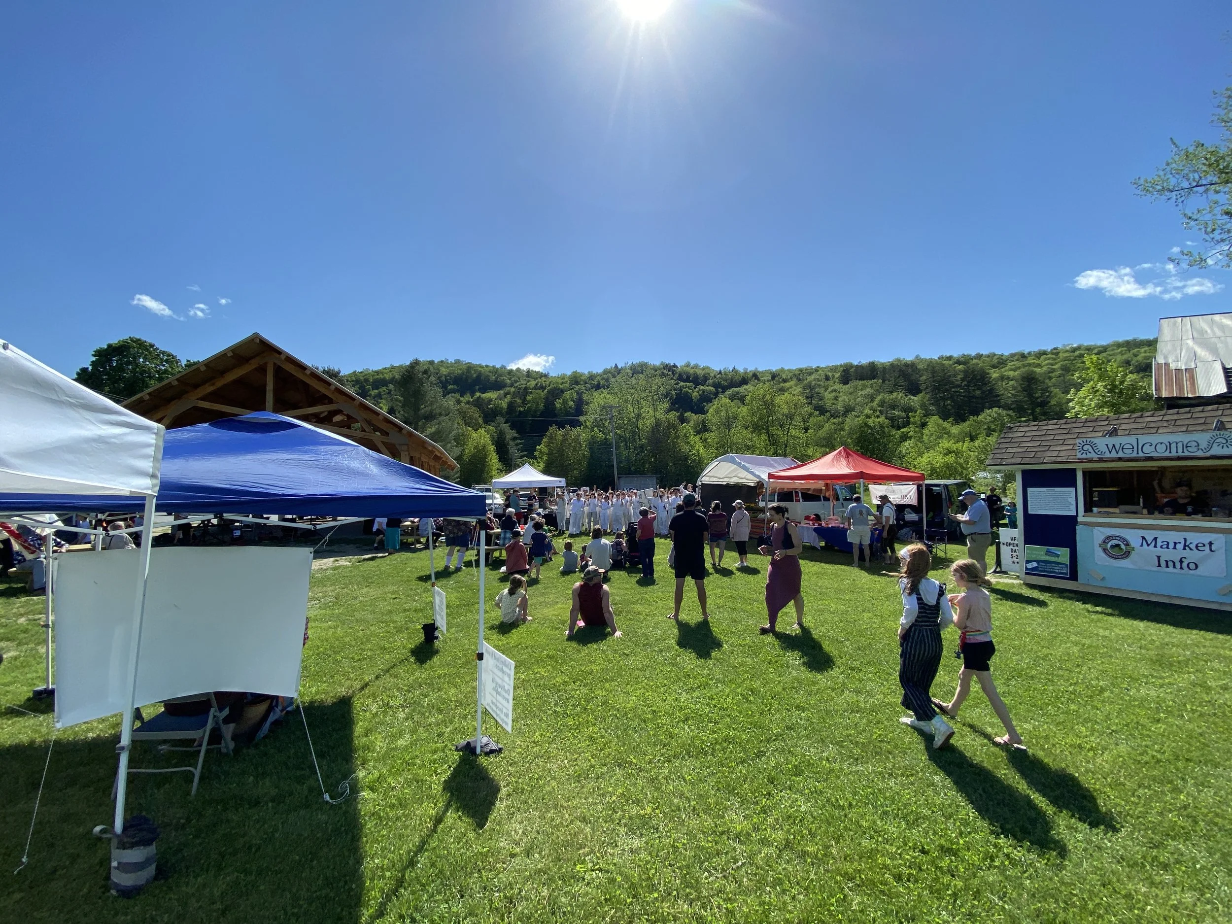 market overall scene.JPG