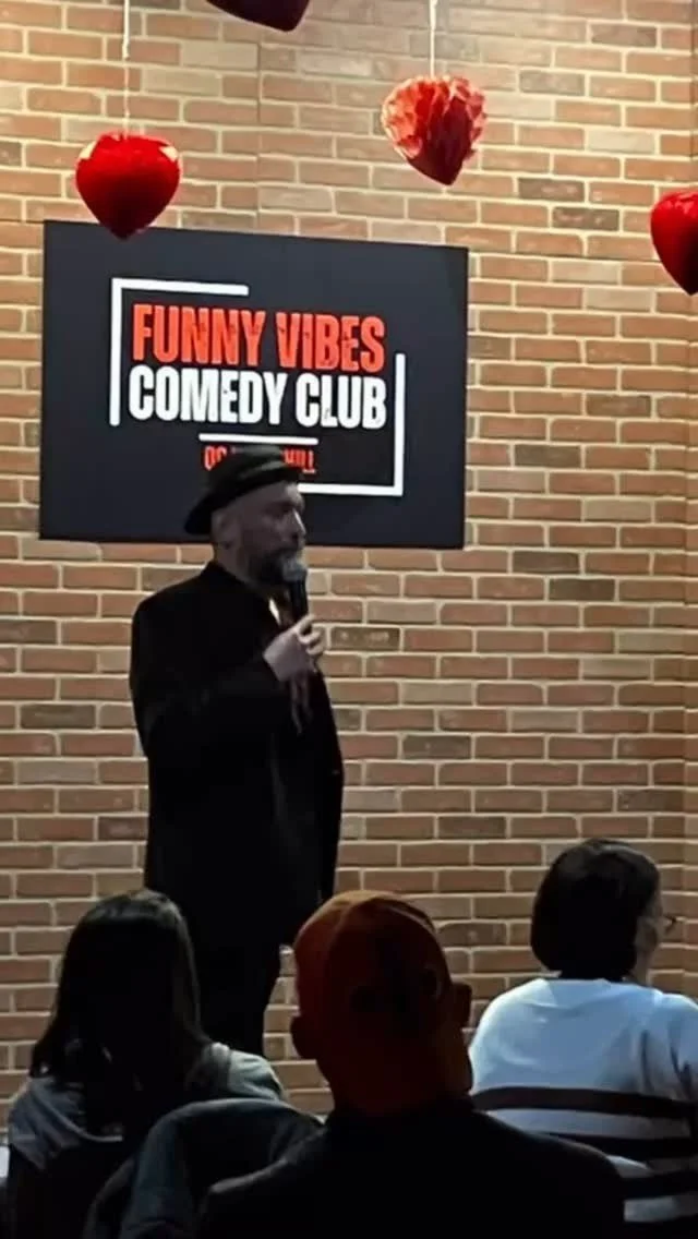 Had a great time @funnyvibes_comedyclub last Saturday with a fantastic cast of comics! @jennimillions @1acre_comedy @irmaruiz_mindtwistcomedy !!
Special thanks for @dj_shadow_76 for the great music during the show! And finally many thanks to @mslad