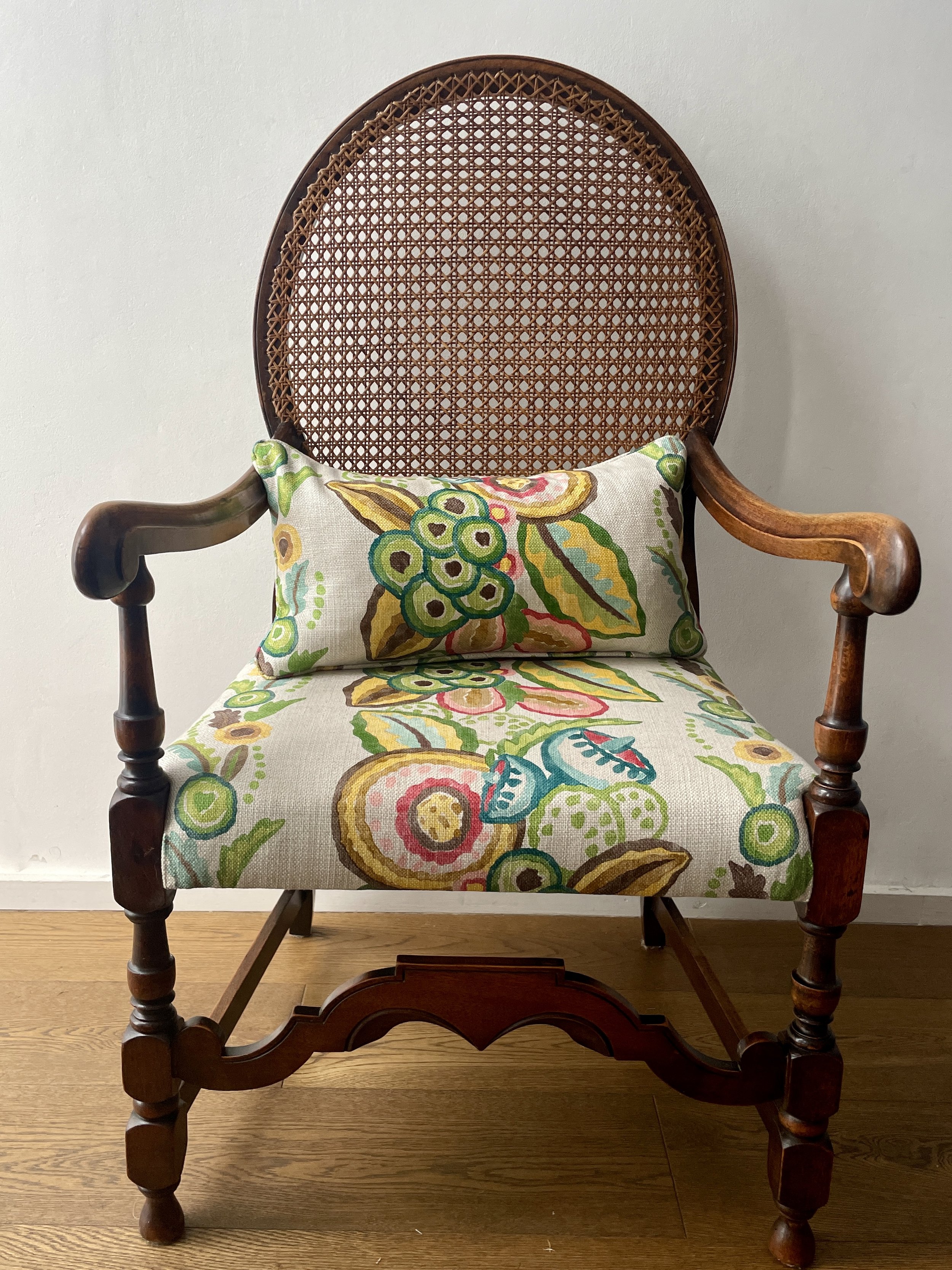 Bespoke traditional upholstery, modern upholstery, soft furnishing, outdoor cushions, interior decor and design, Streatham Hill, Herne Hill, West Norwood, Dulwich, Clapham, South London