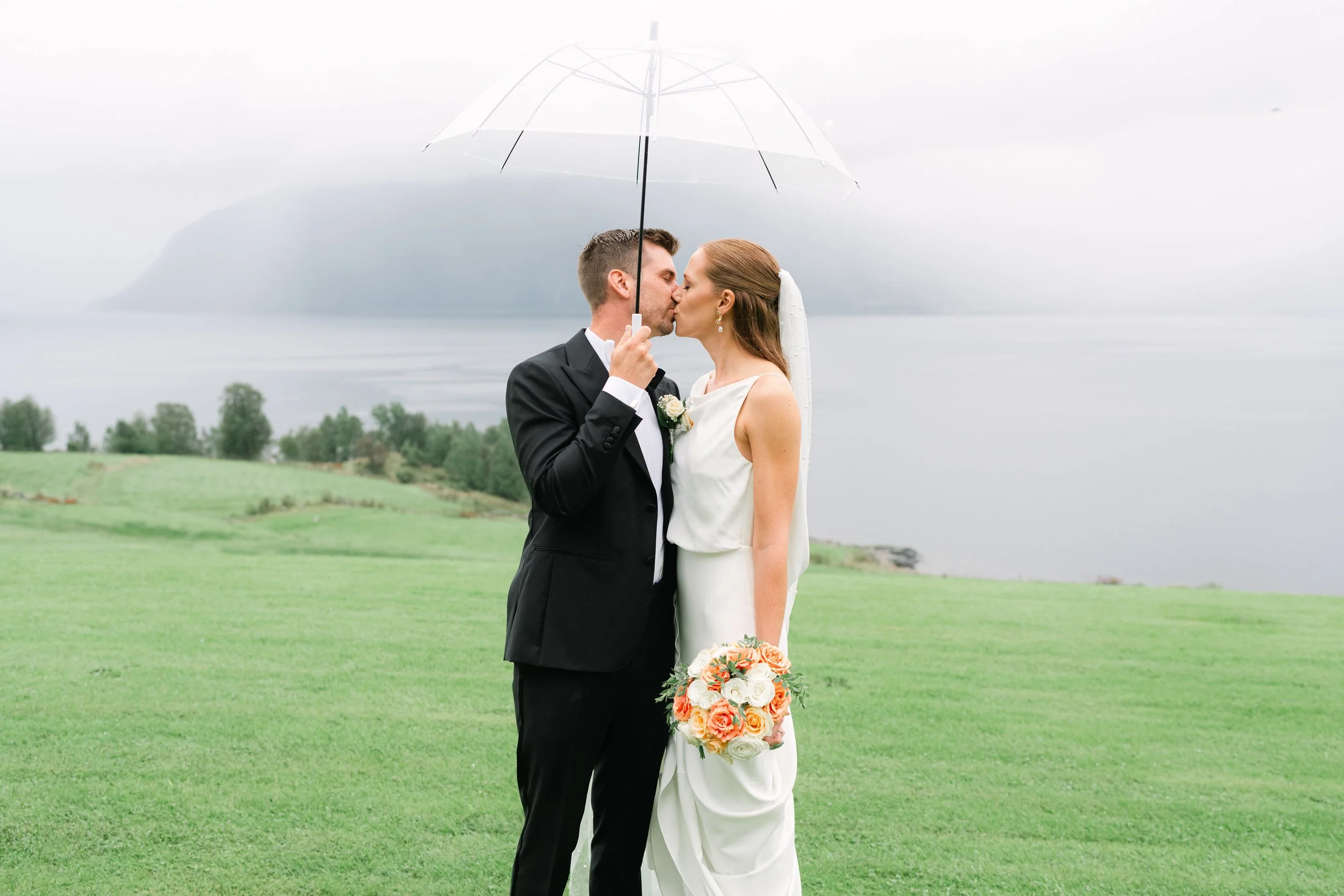 Henrik &amp; Karoline — A Rainy August Wedding at Devoldfabrikken, Ålesund