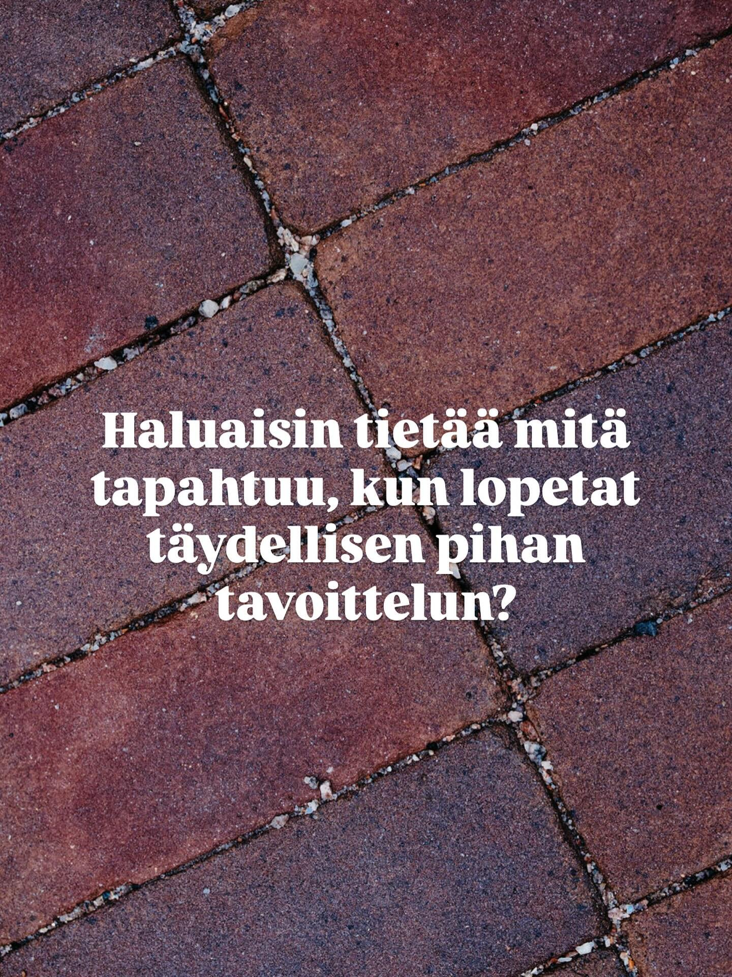 T&auml;ydellinen piha on usein eloton varsinkin t&auml;h&auml;n aikaan vuodesta 🫠

Kun lopetat taistelemisen luontoa vastaan, alat n&auml;hd&auml; sen kauneuden, jota et ennen huomannut! Mutta uskallatko? 

Sammal kivien v&auml;liss&auml;, kuivunut 