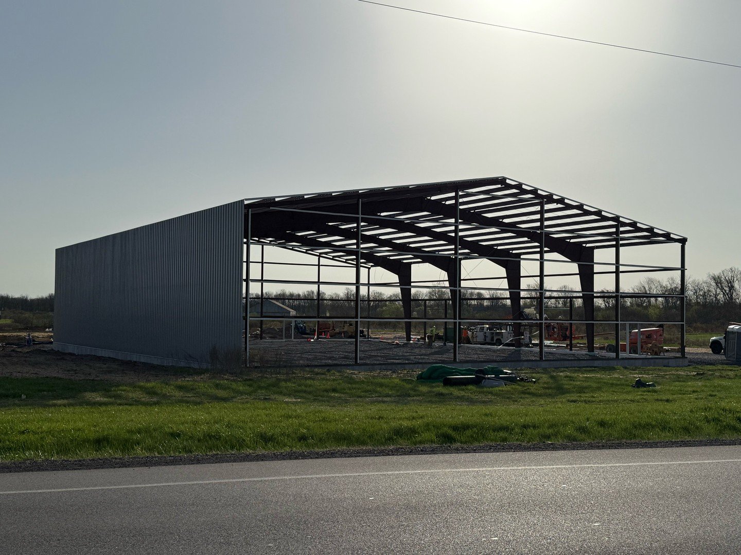 More progress, amazing to see how fast this is going up! Can&rsquo;t wait to see the siding finish up in the next week. Follow our channels for updates!

#FLXTurf #Yourhometurf #Comingsoon