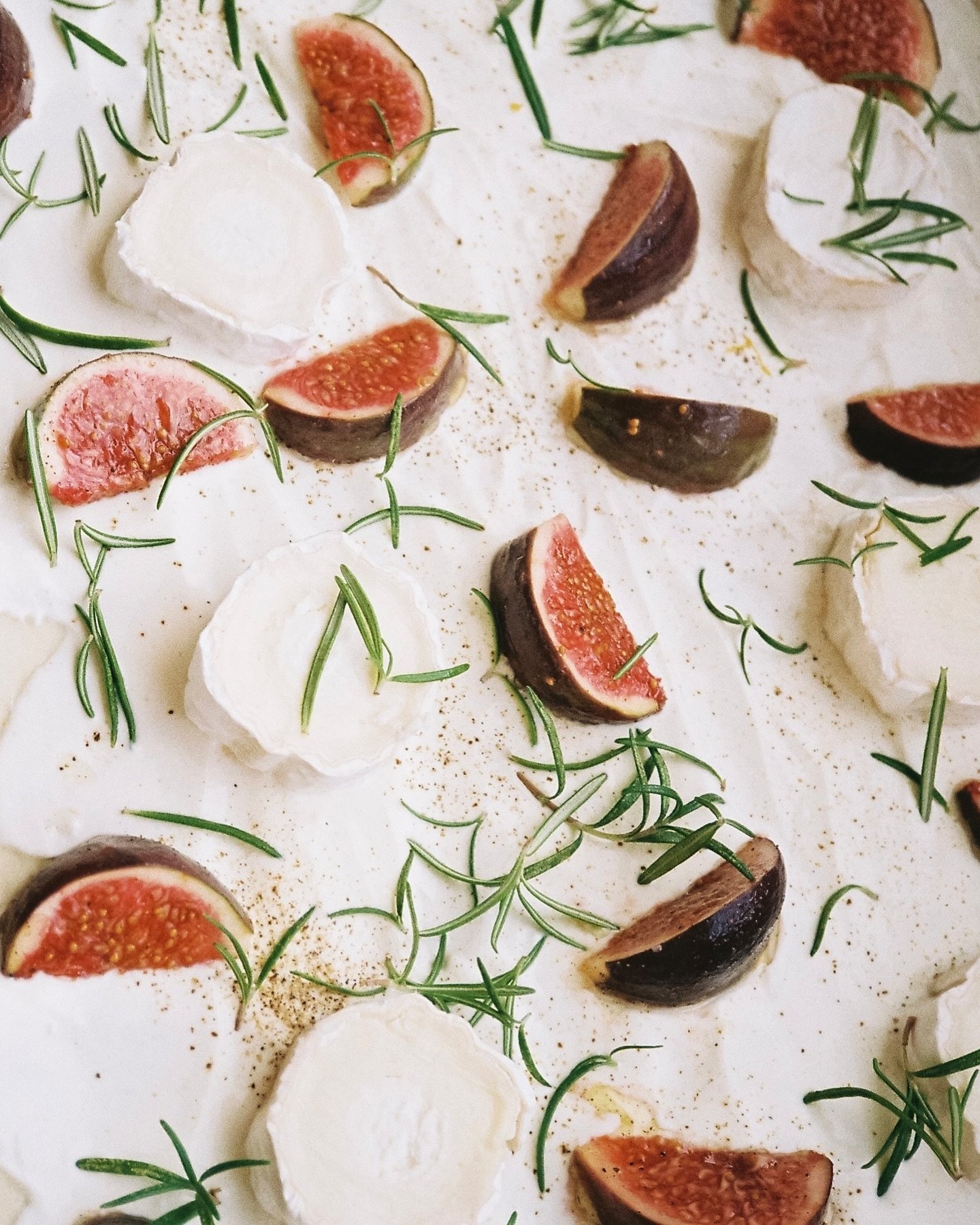 | have yourself a merry Christmas dinner with lovely people ✨ 

Flammkuchen on film, 2024