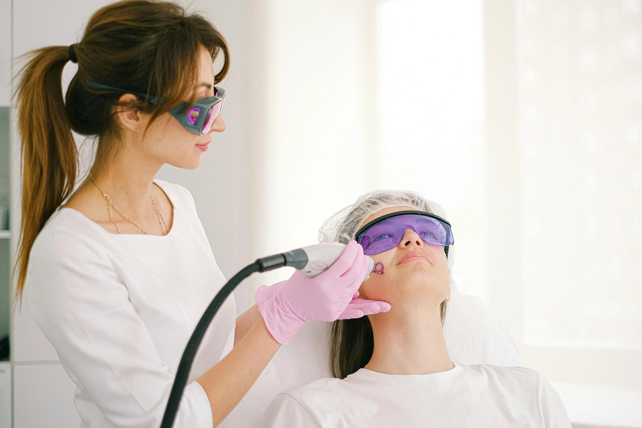 Medical skincare laser treatment in Harley Street London clinic for acne, hyperpigmentation and anti-ageing.