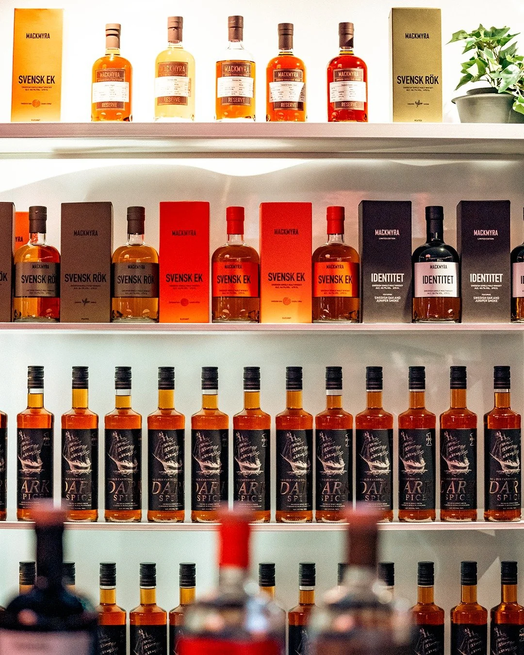 Med bara tre dagar kvar &auml;r det dags f&ouml;r den sista presentationen av v&aring;ra utst&auml;llare! Denna g&aring;ng inga mindre &auml;n..🥁

🥃 Mackmyra - Upplev svensk whisky. Innovativt hantverk med lokala r&aring;varor och h&aring;llbara me