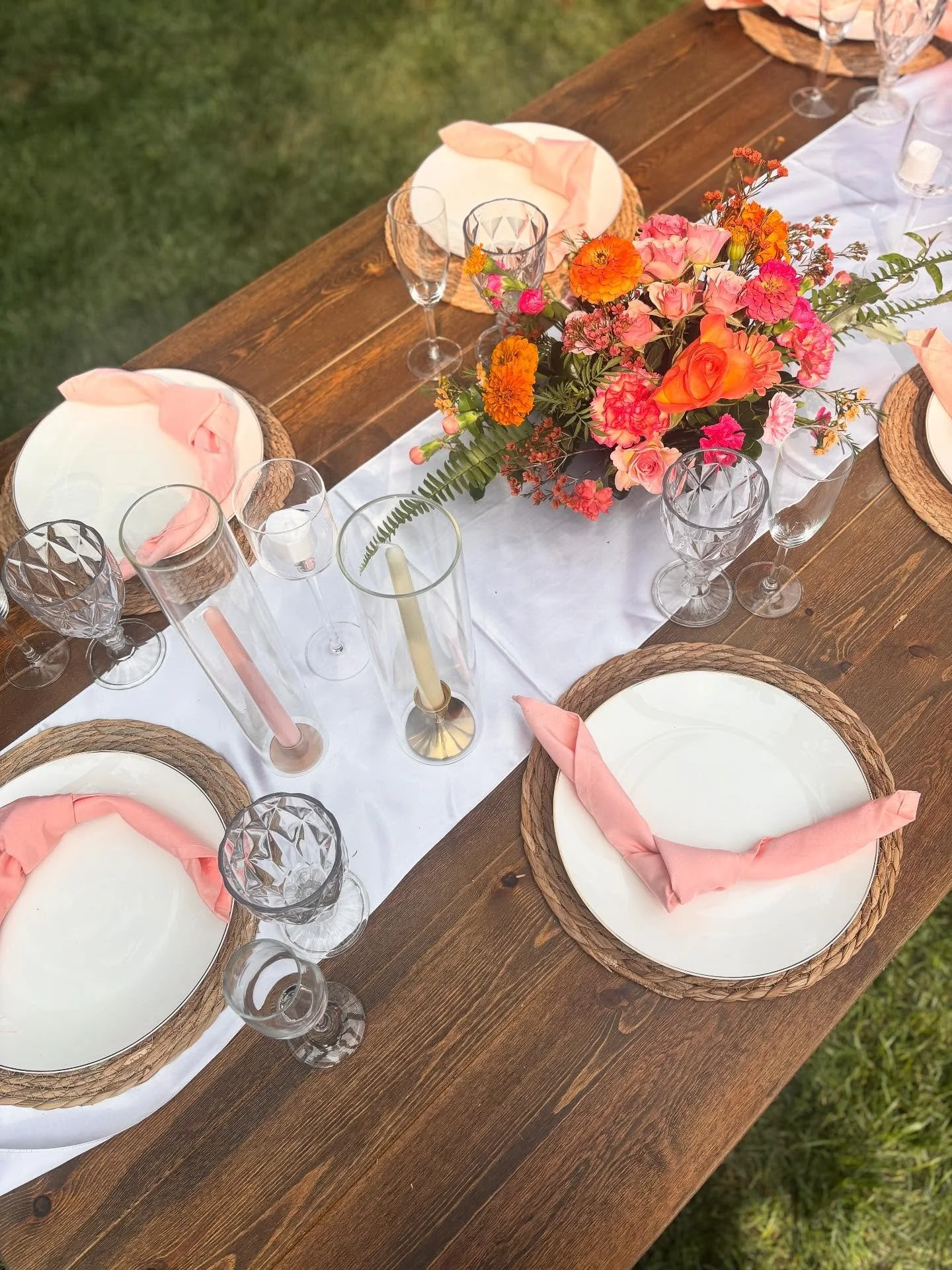 9.6.2025 - Maracas and Mariachi! 🧡

A few weeks ago, Ryan and Zuri had a festive and colorful wedding day full of heart, culture, and fun. From their vibrant color scheme to their playful nods to Zuri&rsquo;s heritage, their day was so beautiful and